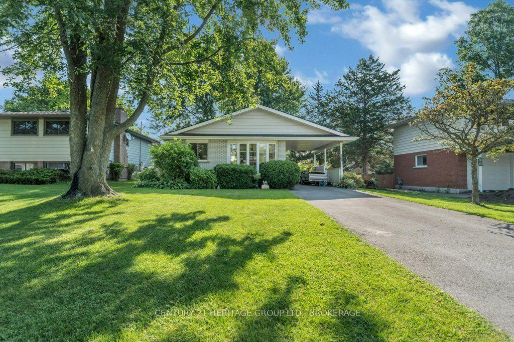 Photo 2 of 678 Carnaby Street, Kingston, South of Taylor-Kidd Blvd — HOMEH