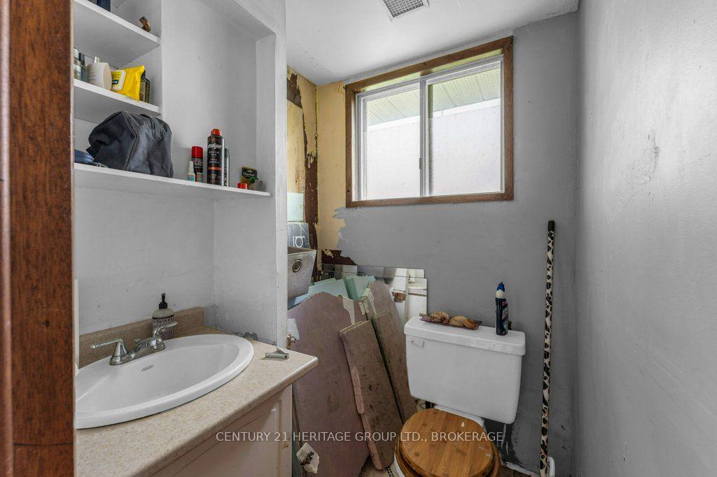 Photo 28 of 678 Carnaby Street, Kingston, South of Taylor-Kidd Blvd — HOMEH