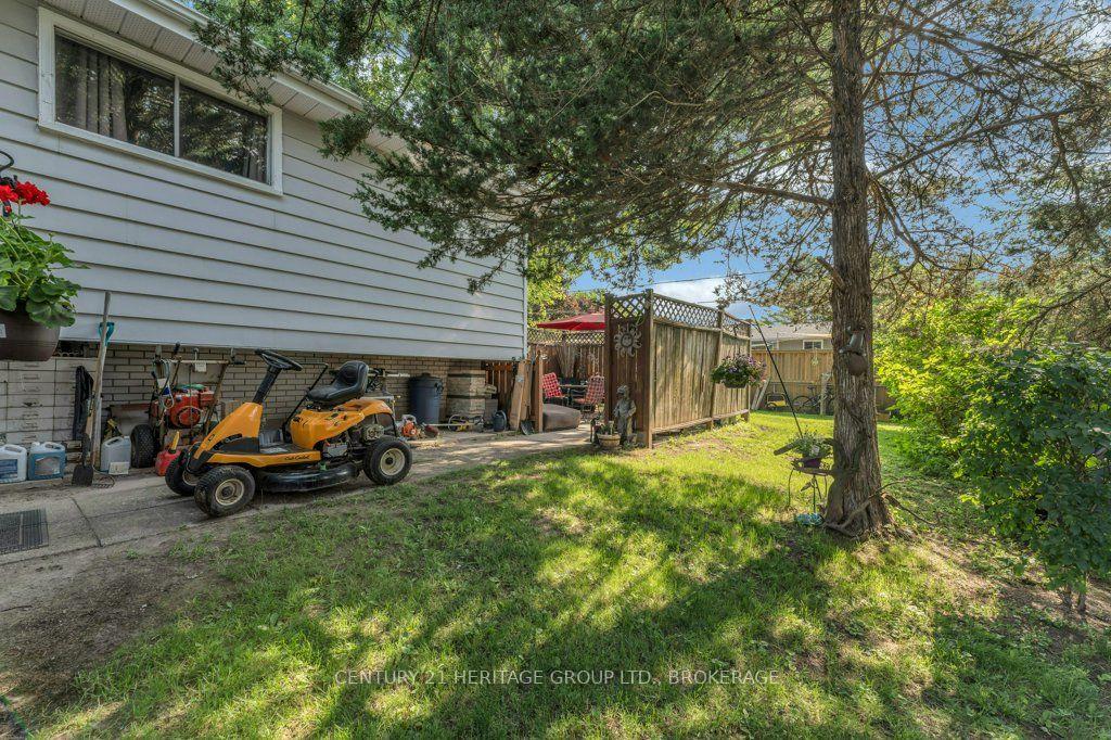 Photo 30 of 678 Carnaby Street, Kingston, South of Taylor-Kidd Blvd — HOMEH
