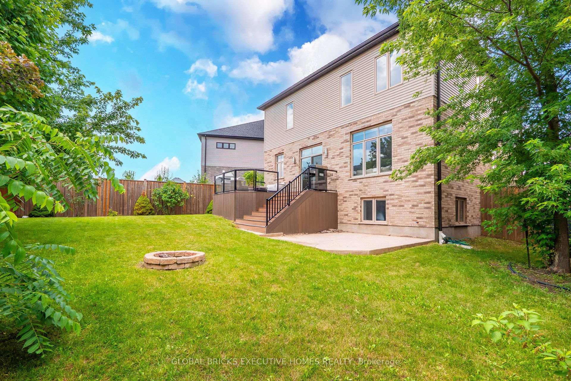 Photo 49 of 56 Valleyscape Drive, Kitchener, Doon South — HOMEH