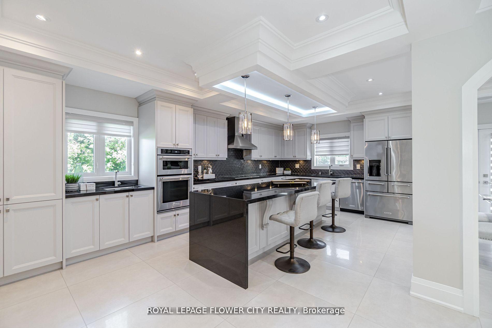 Photo 5 of 36 Louvain Drive, Brampton, Vales of Castlemore North — HOMEH