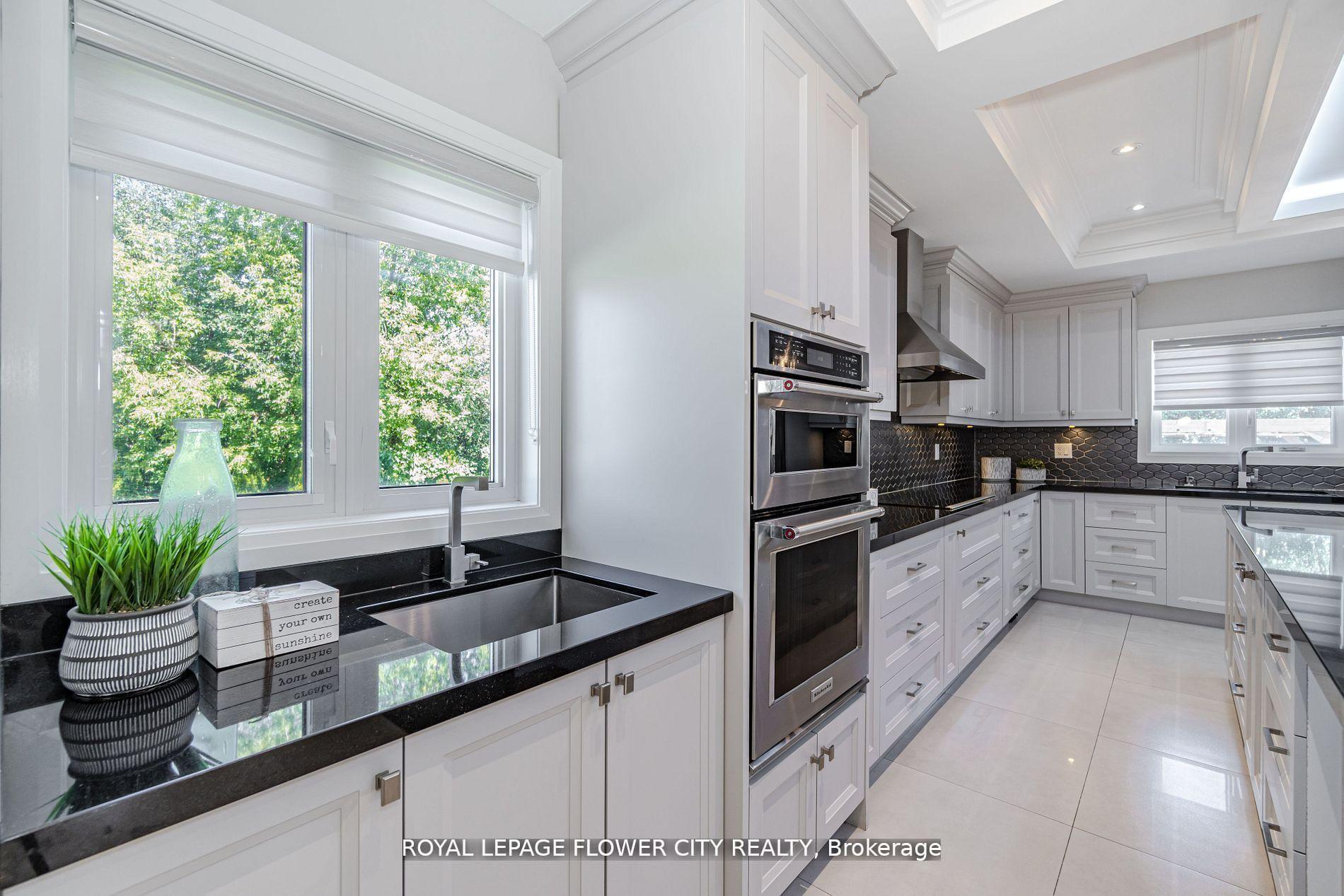 Photo 7 of 36 Louvain Drive, Brampton, Vales of Castlemore North — HOMEH