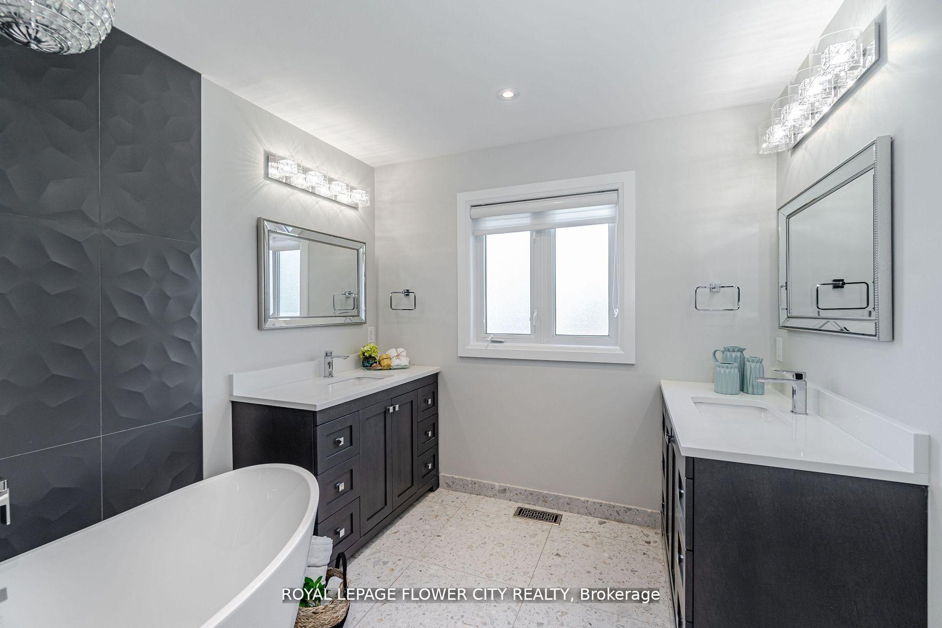 Photo 17 of 36 Louvain Drive, Brampton, Vales of Castlemore North — HOMEH