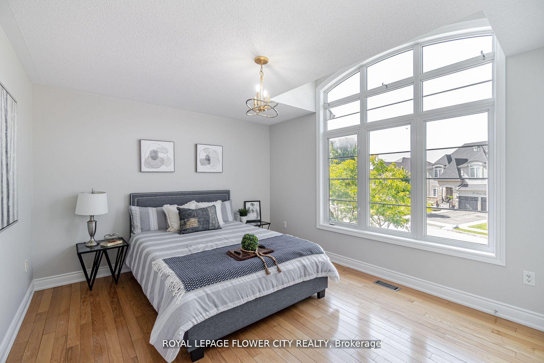 Photo 19 of 36 Louvain Drive, Brampton, Vales of Castlemore North — HOMEH