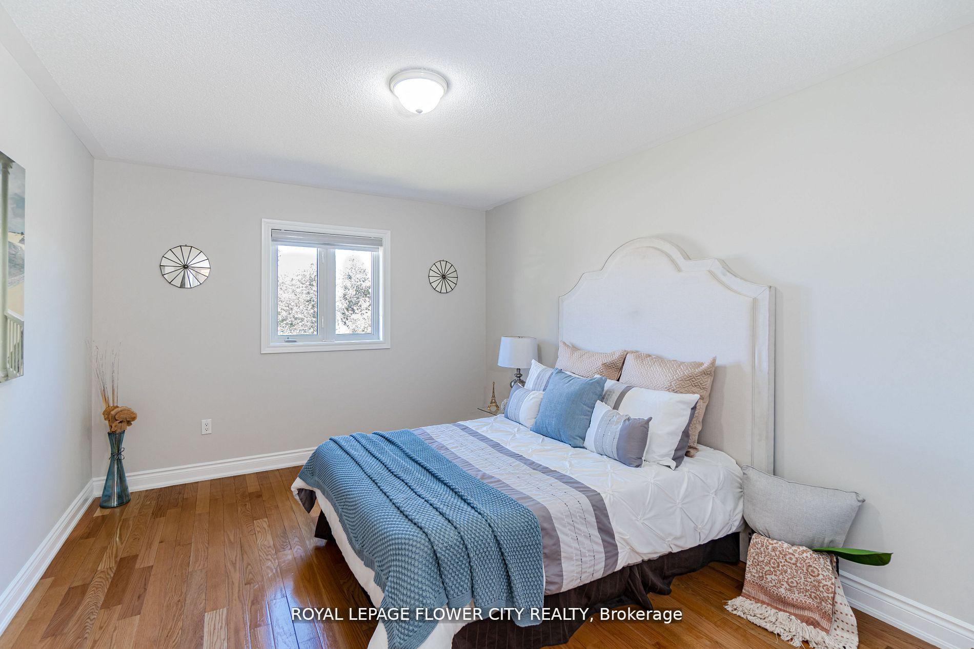 Photo 22 of 36 Louvain Drive, Brampton, Vales of Castlemore North — HOMEH