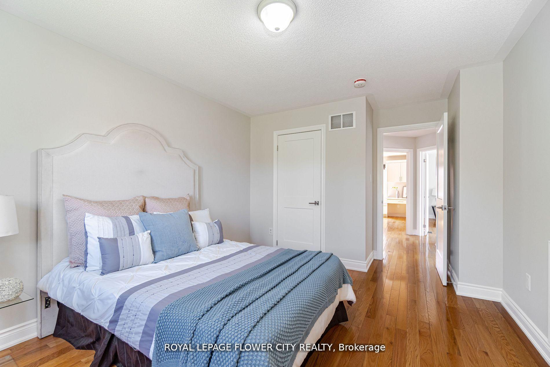 Photo 23 of 36 Louvain Drive, Brampton, Vales of Castlemore North — HOMEH