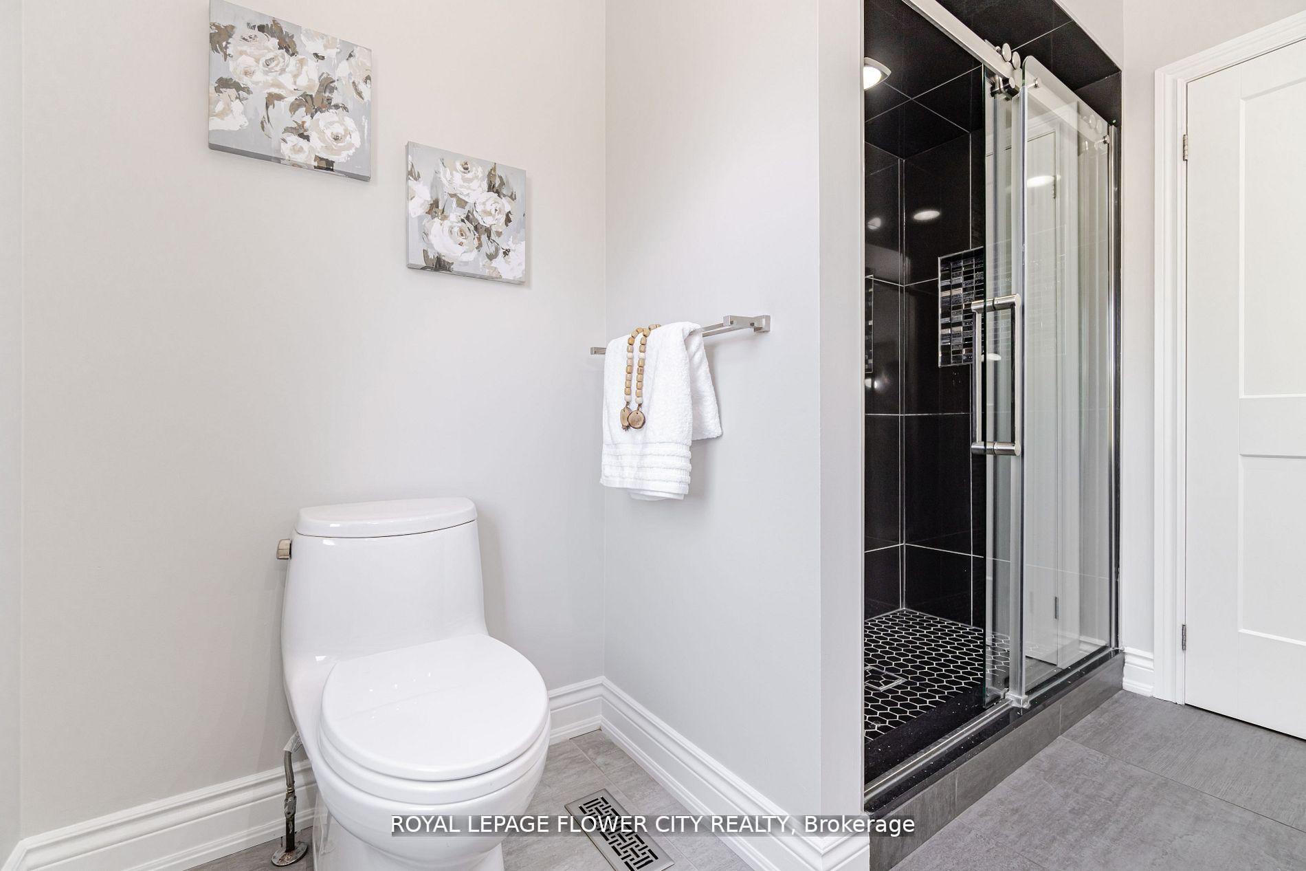 Photo 25 of 36 Louvain Drive, Brampton, Vales of Castlemore North — HOMEH