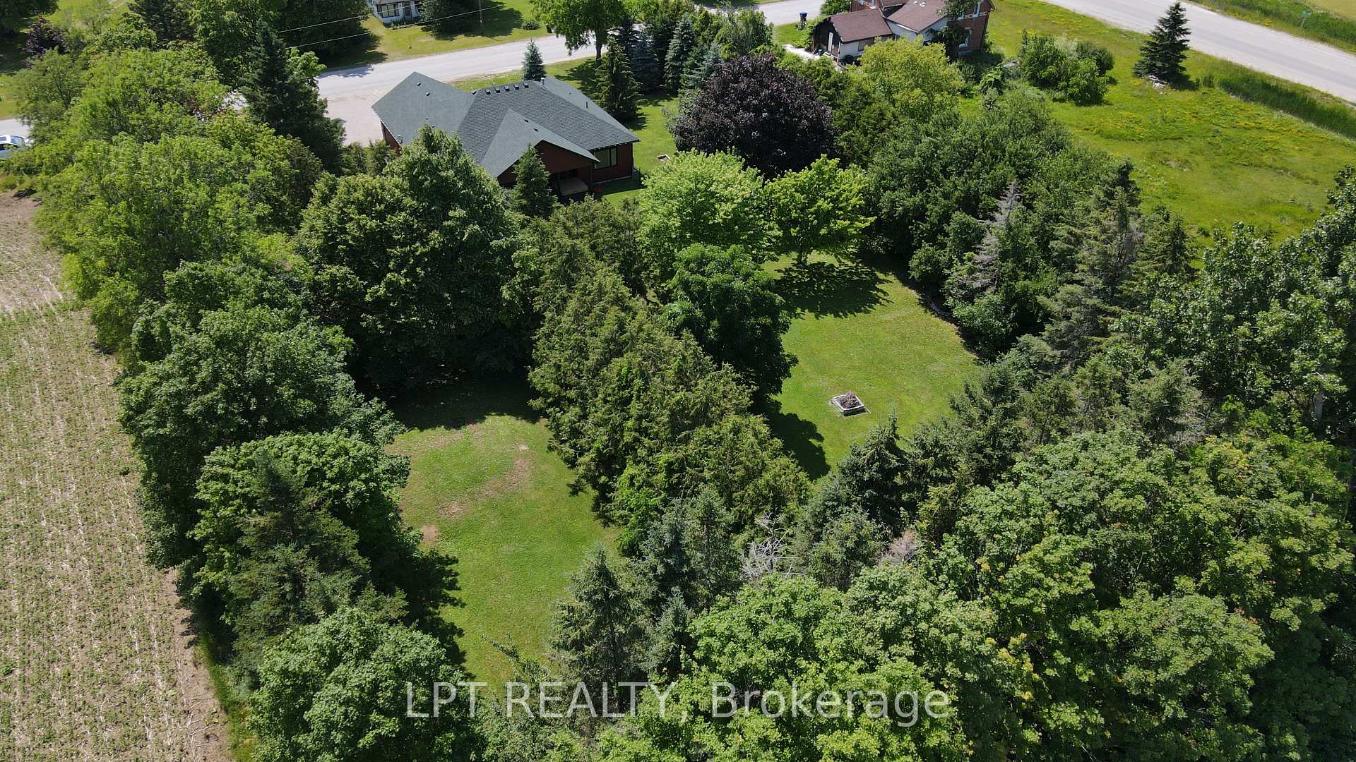 Photo 3 of 3265 Vigo Road, Springwater, Rural Springwater — HOMEH