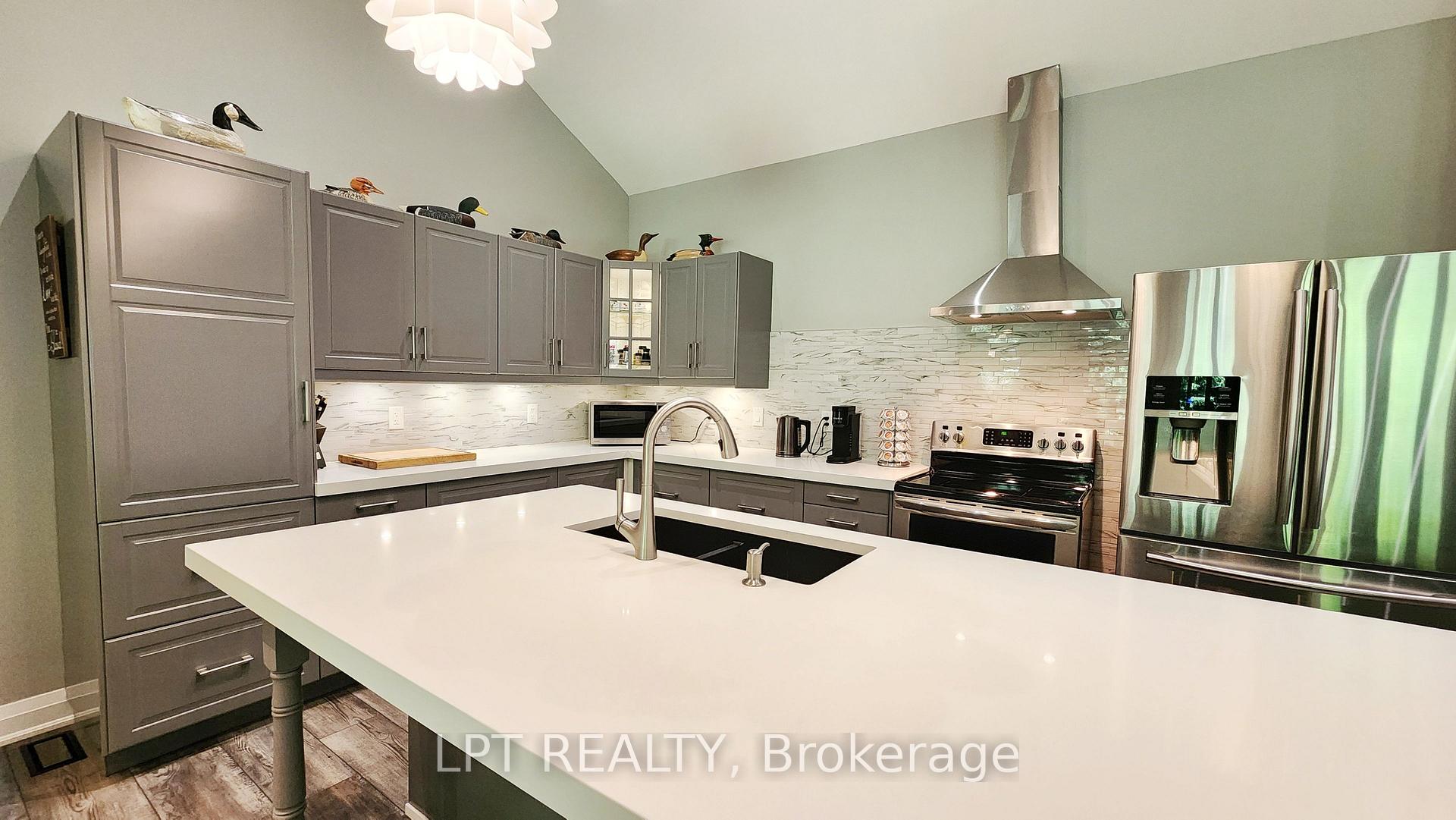 Photo 9 of 3265 Vigo Road, Springwater, Rural Springwater — HOMEH