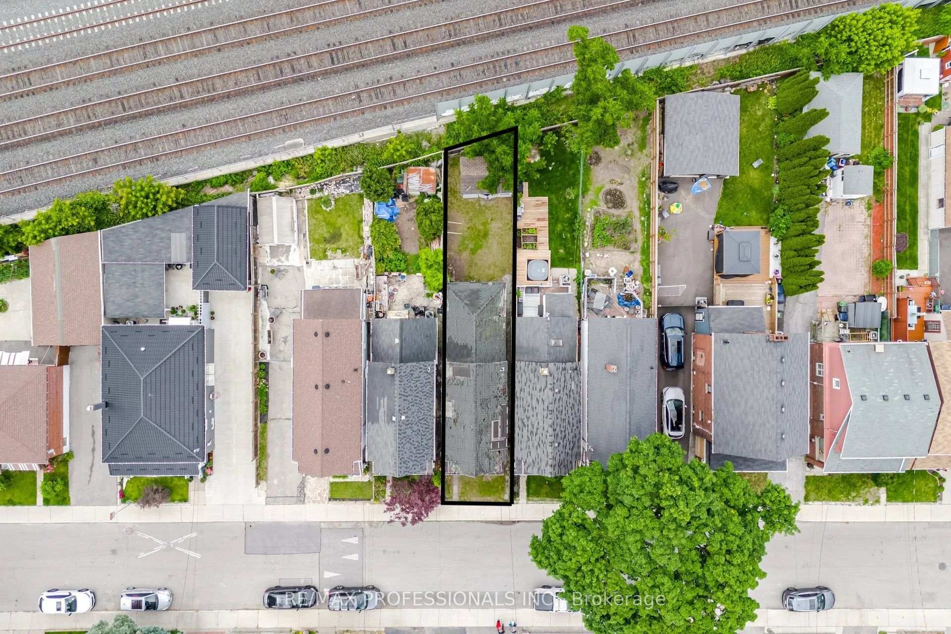Photo 6 of 39 Holley Avenue, North York, Weston — HOMEH