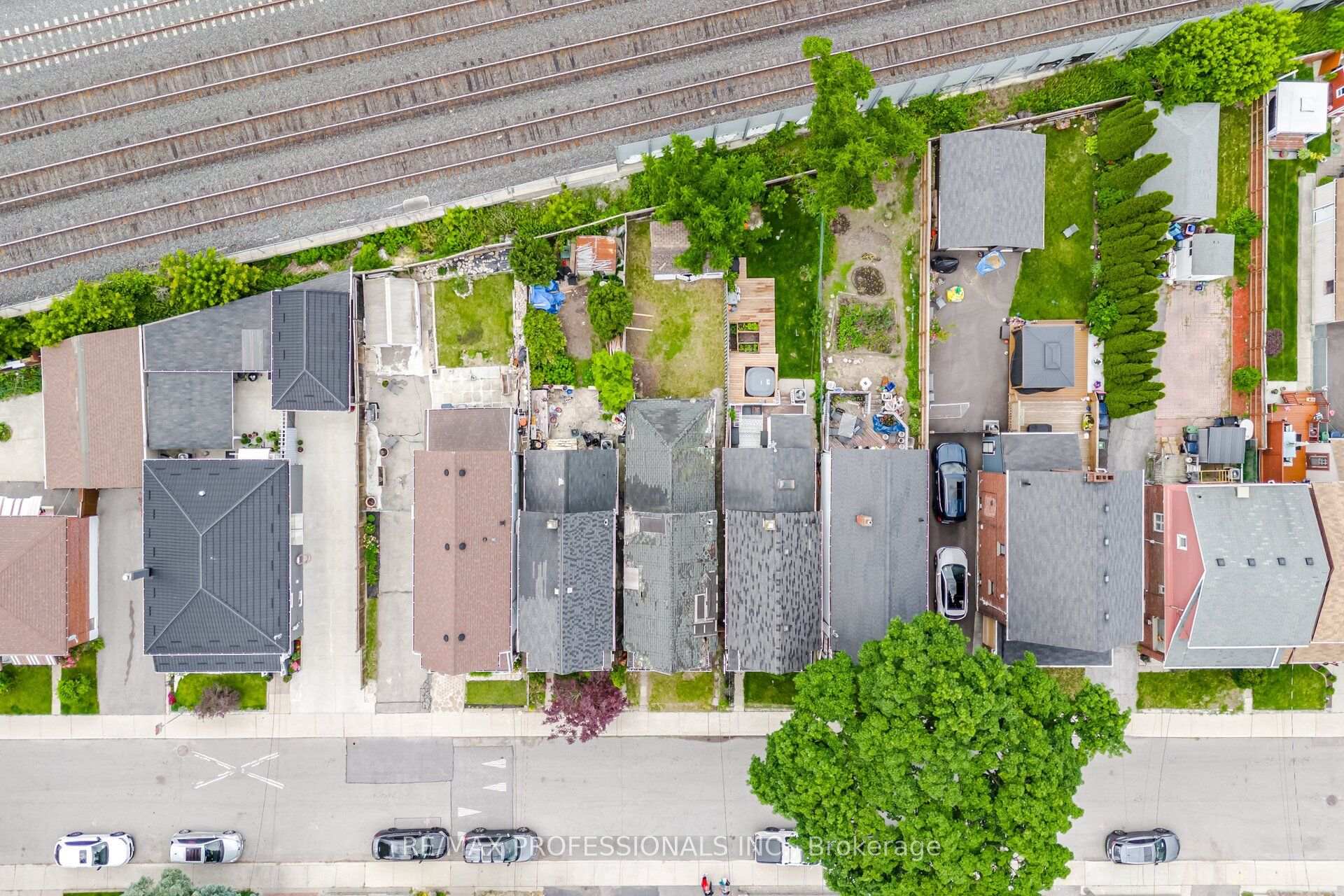 Photo 7 of 39 Holley Avenue, North York, Weston — HOMEH