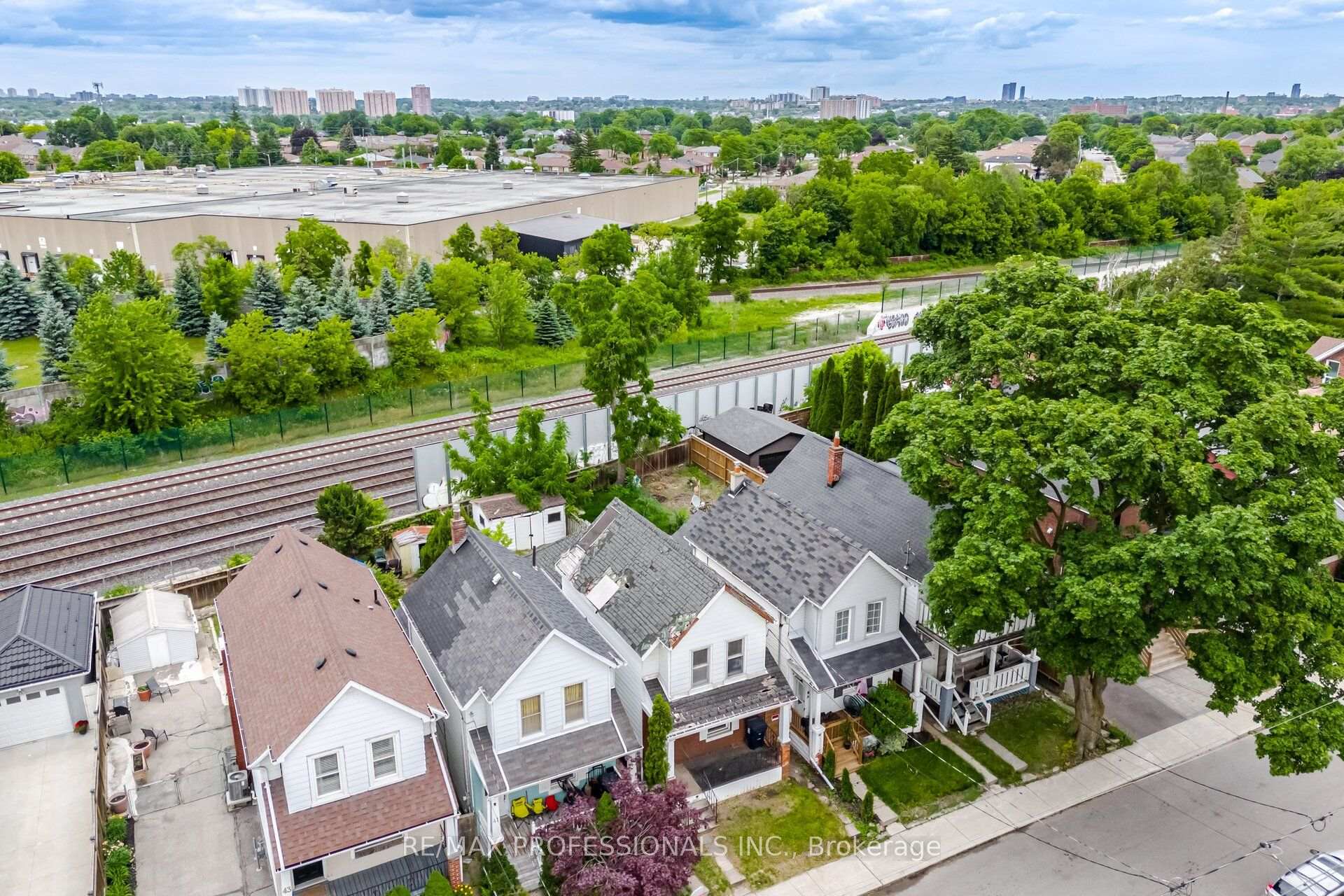 Photo 14 of 39 Holley Avenue, North York, Weston — HOMEH
