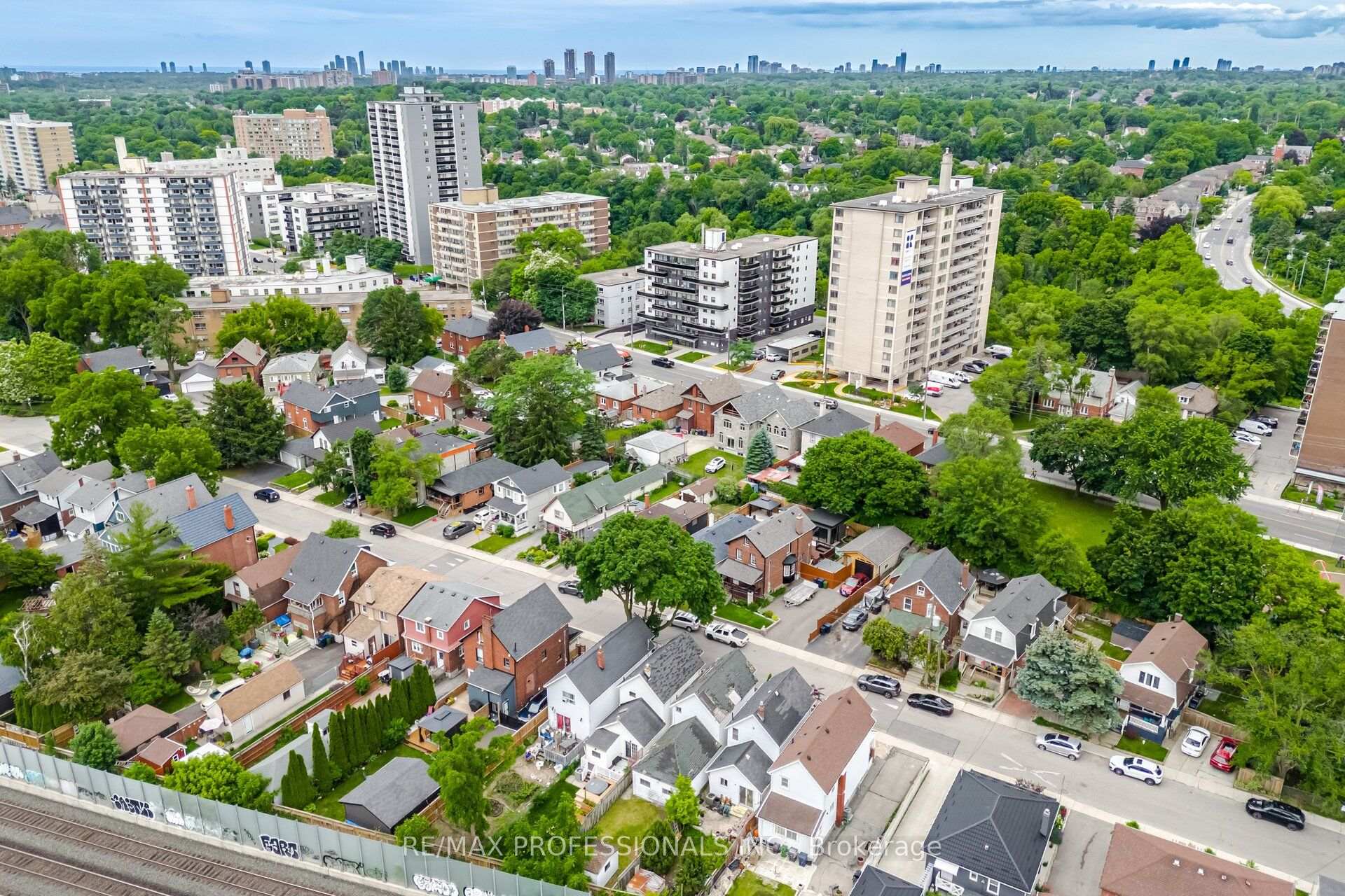 Photo 19 of 39 Holley Avenue, North York, Weston — HOMEH