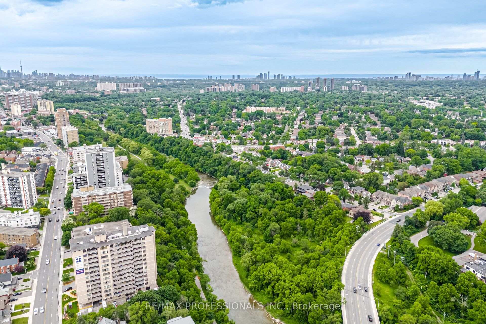 Photo 25 of 39 Holley Avenue, North York, Weston — HOMEH