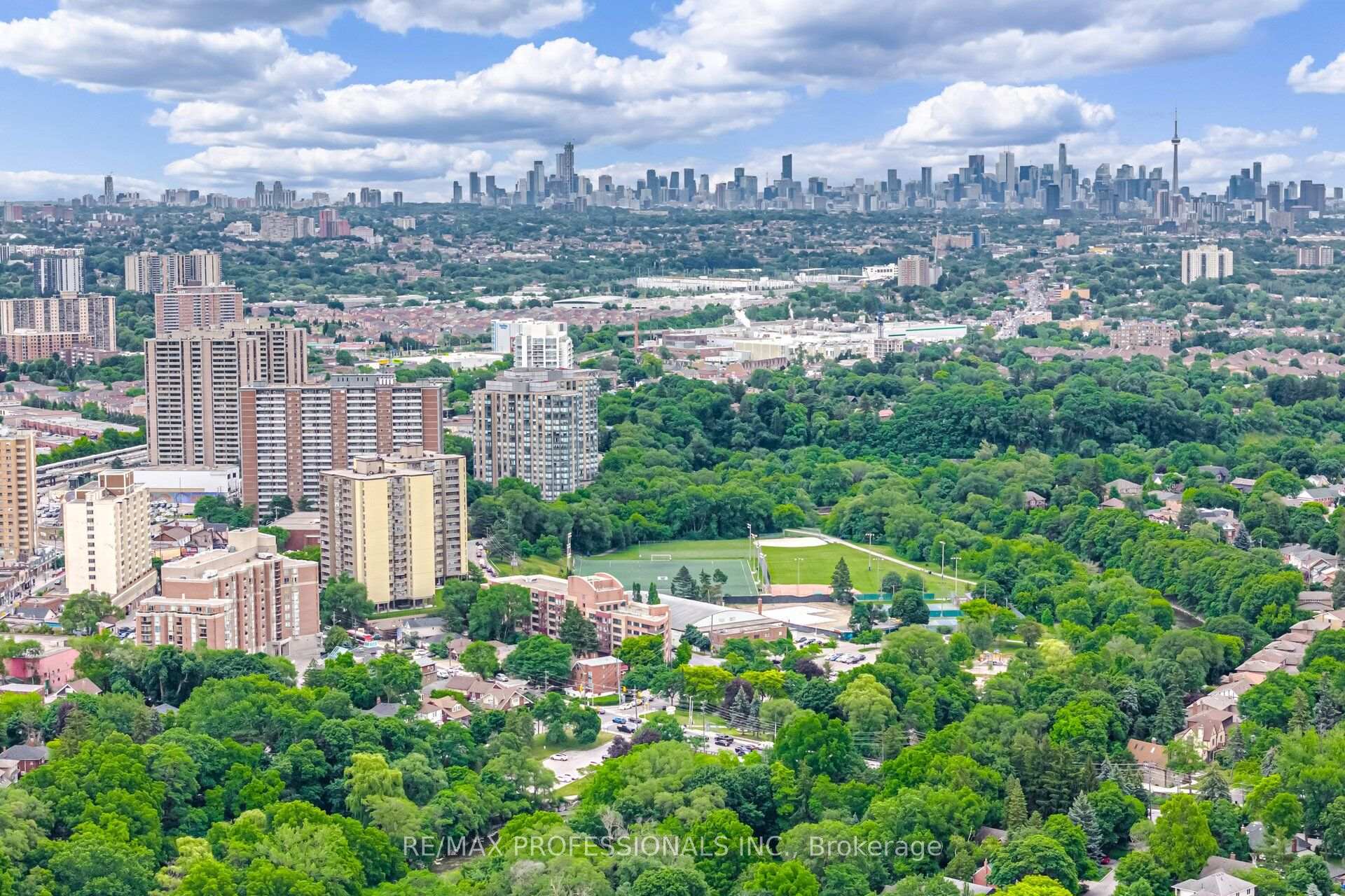 Photo 29 of 39 Holley Avenue, North York, Weston — HOMEH