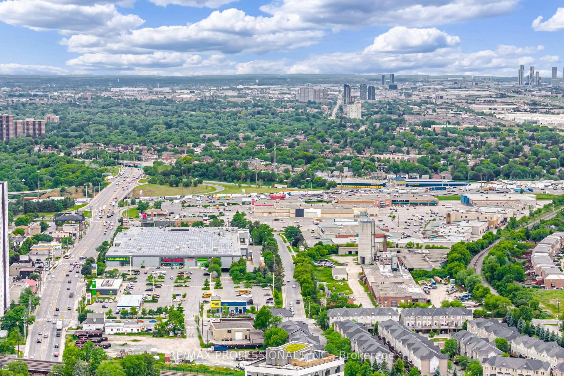 Photo 30 of 39 Holley Avenue, North York, Weston — HOMEH