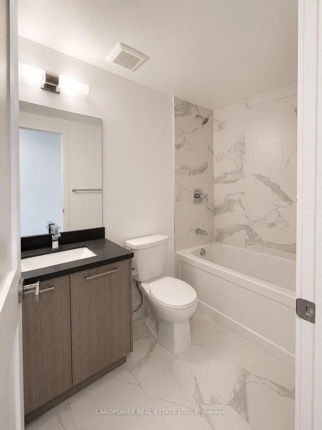 Photo 4 of Unit 25, 51 Winlock Park, North York, Newtonbrook East — HOMEH