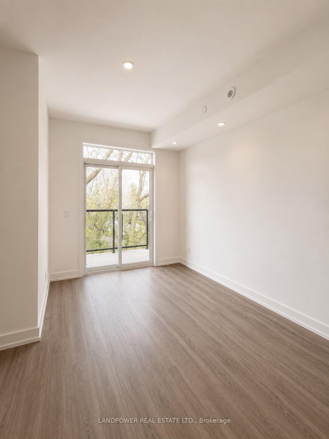 Photo 7 of Unit 25, 51 Winlock Park, North York, Newtonbrook East — HOMEH