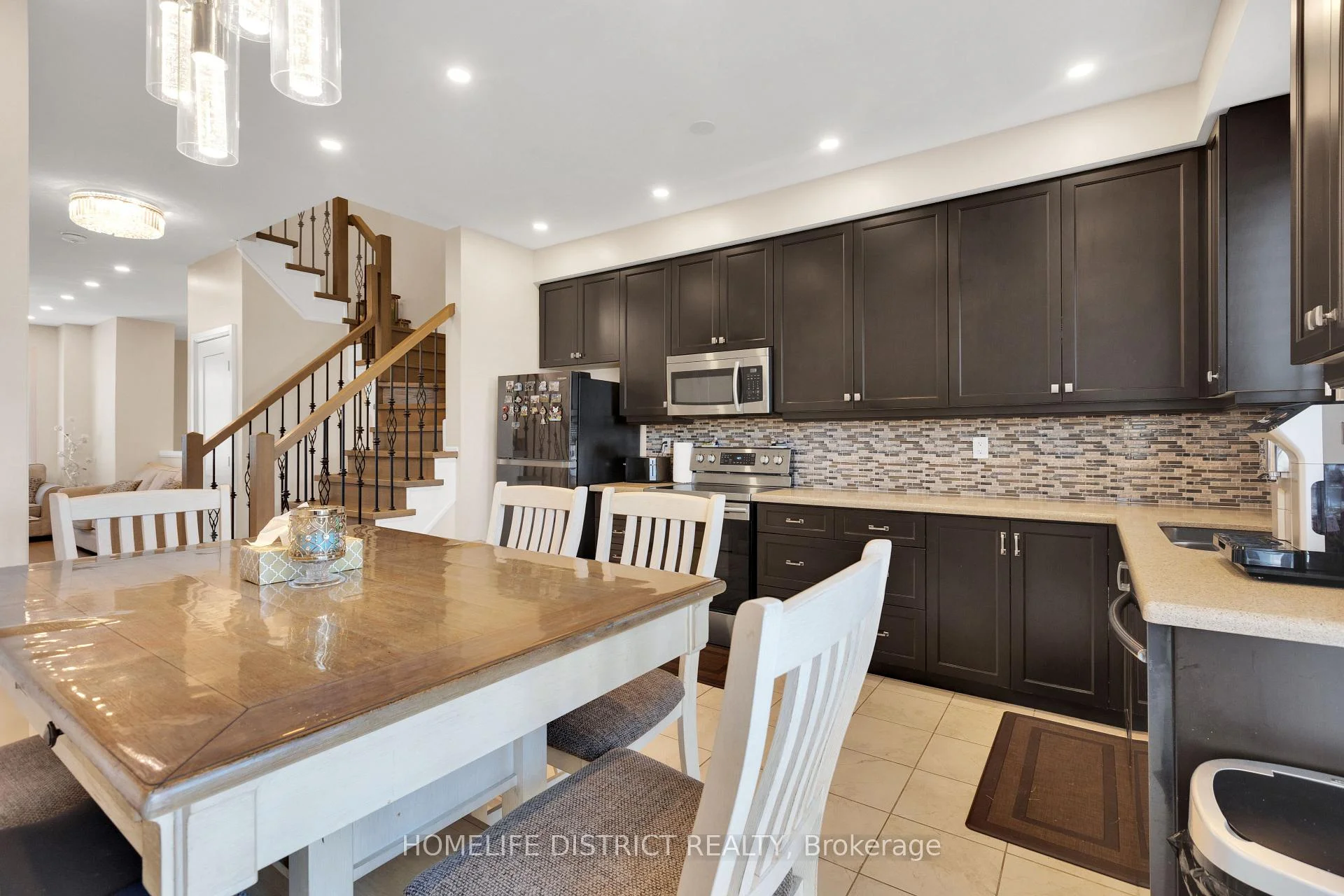 Photo 8 of Unit 68, 1169 Garner Road E, Hamilton, Ancaster — HOMEH