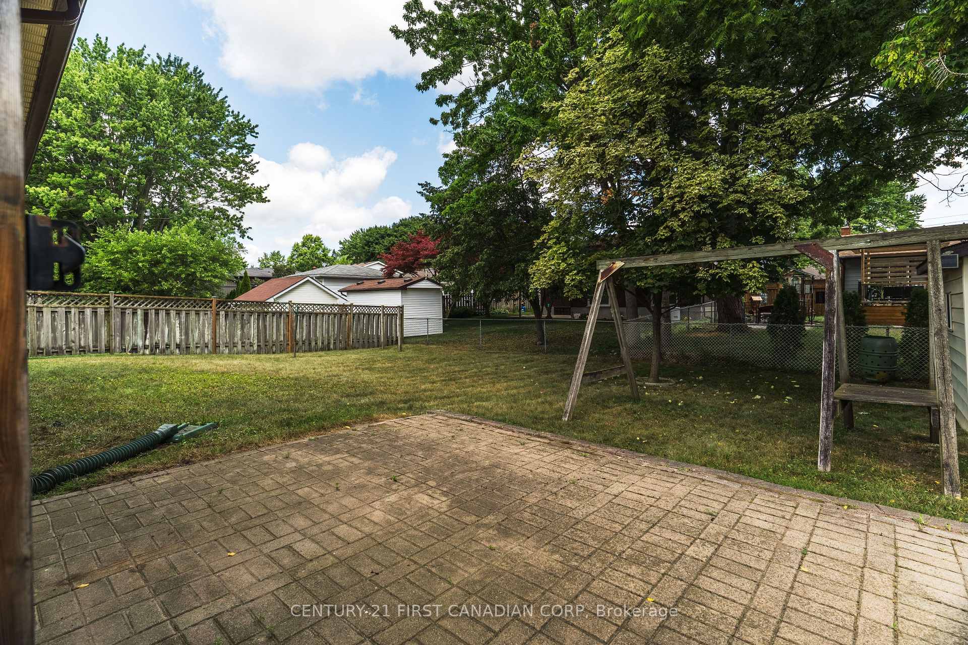 Photo 4 of 45 Westgate Avenue, Strathroy-Caradoc, SW — HOMEH