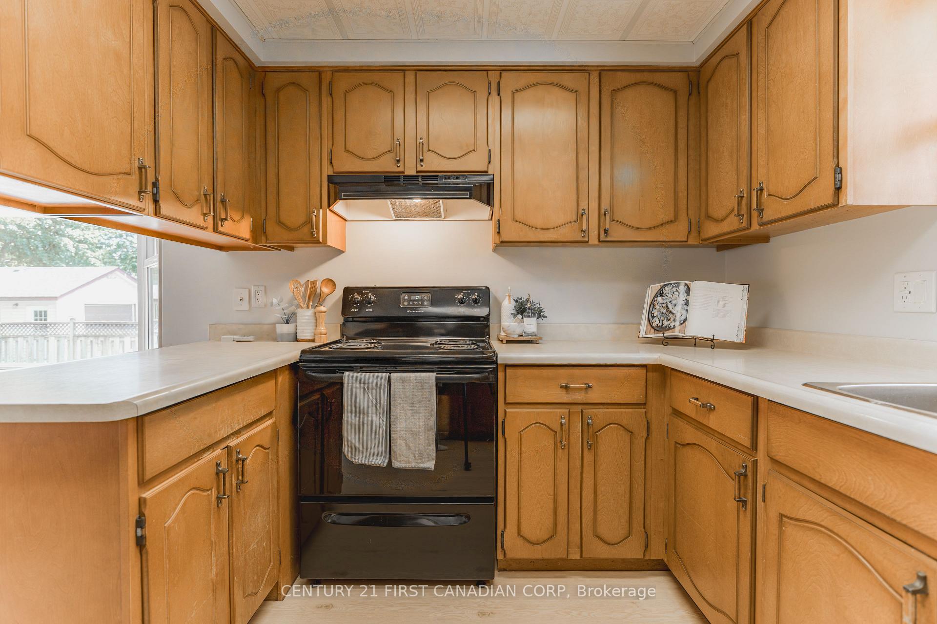 Photo 9 of 45 Westgate Avenue, Strathroy-Caradoc, SW — HOMEH