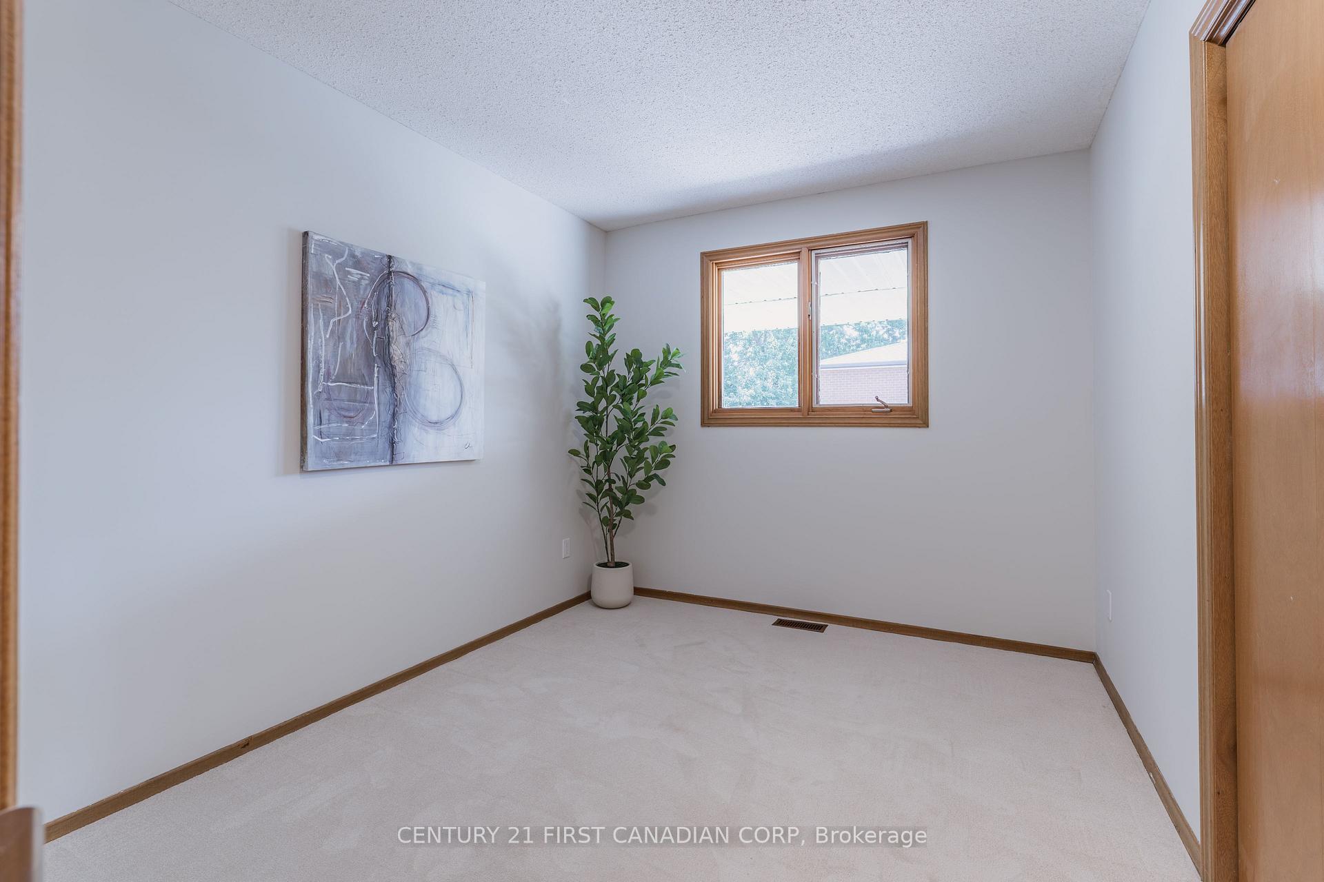 Photo 15 of 45 Westgate Avenue, Strathroy-Caradoc, SW — HOMEH