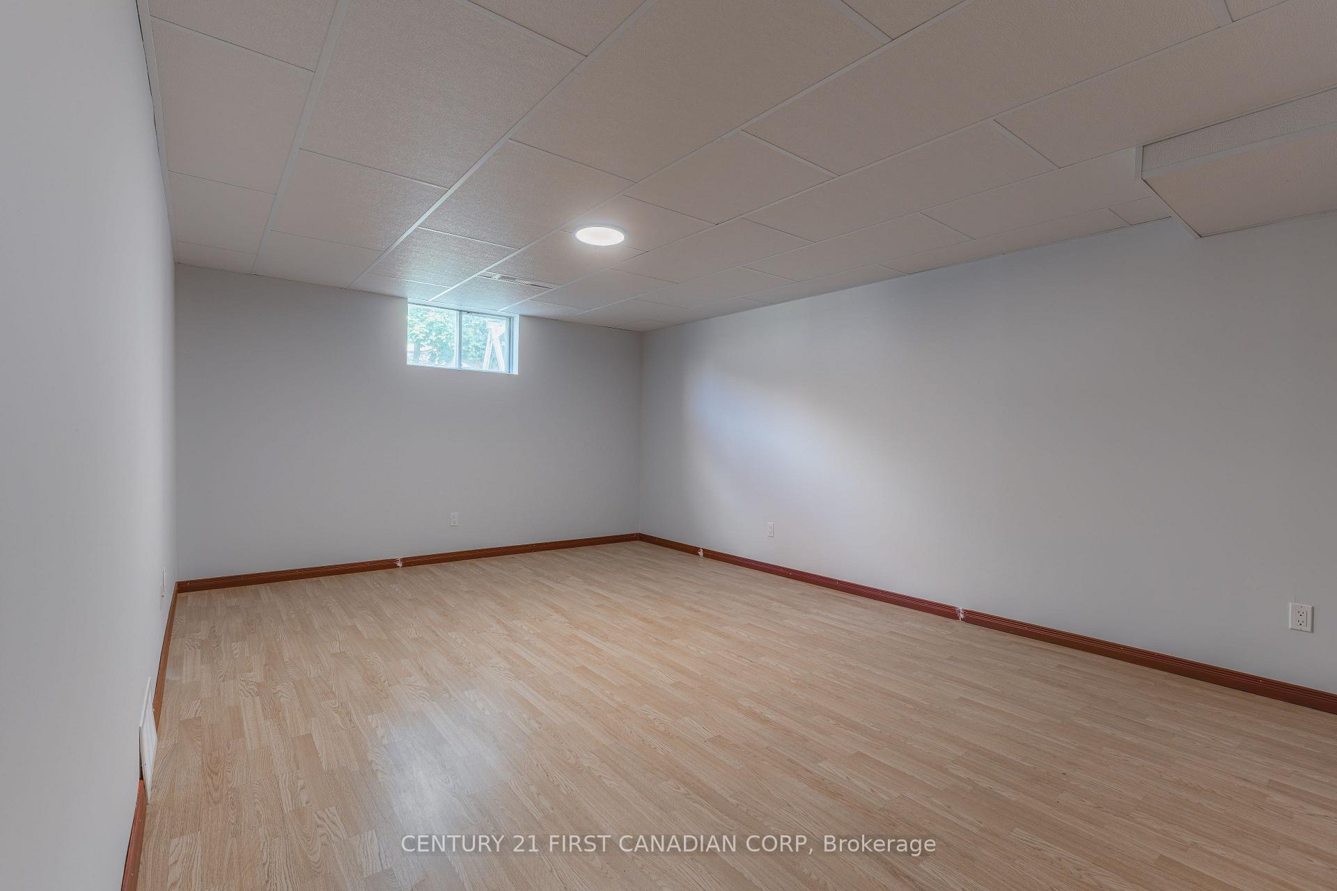 Photo 20 of 45 Westgate Avenue, Strathroy-Caradoc, SW — HOMEH