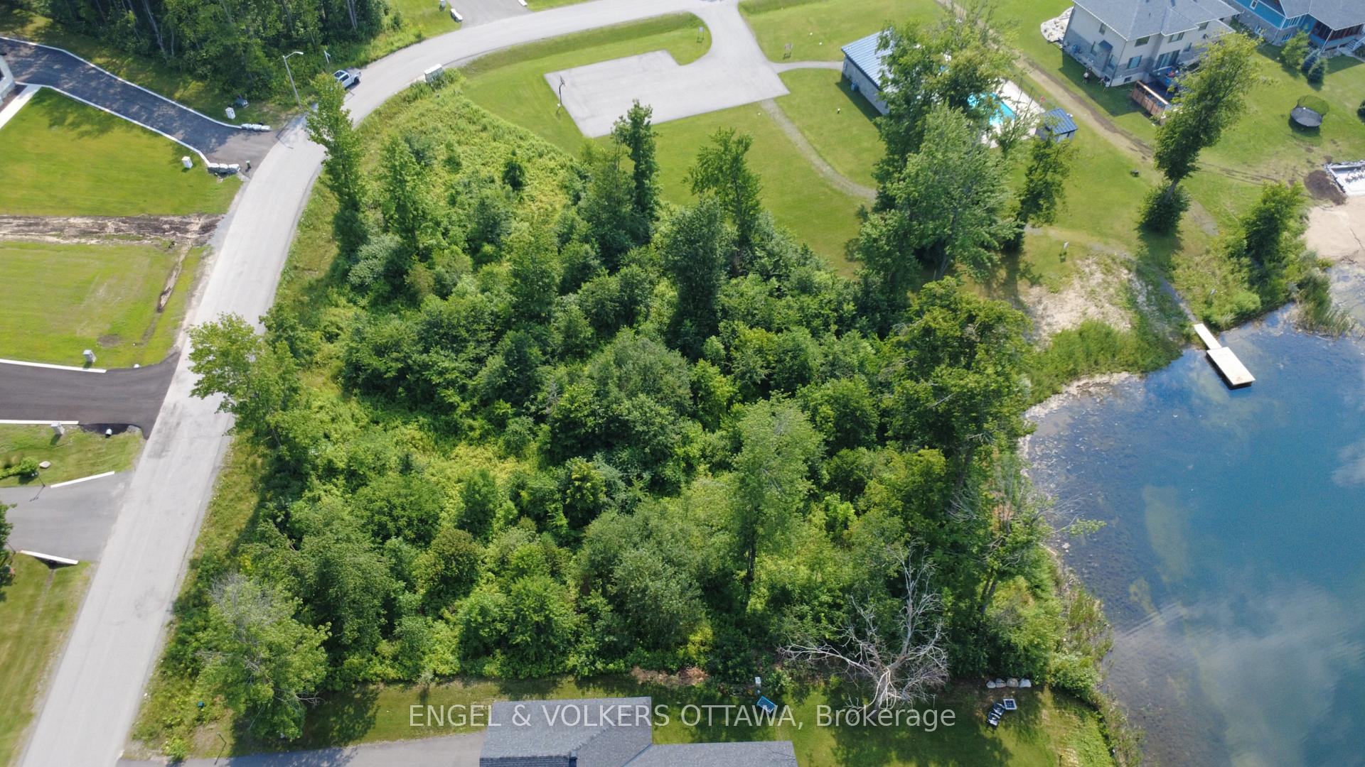 Photo 1 of 576 Shoreway Drive, Ottawa, Greely — HOMEH