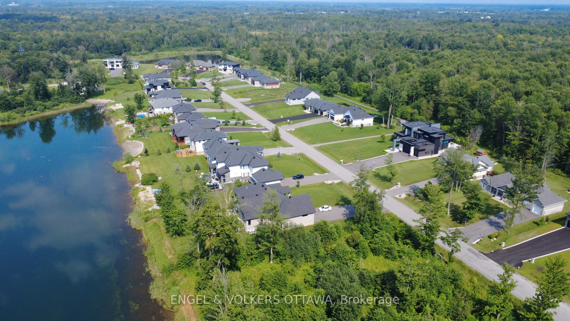 Photo 4 of 576 Shoreway Drive, Ottawa, Greely — HOMEH