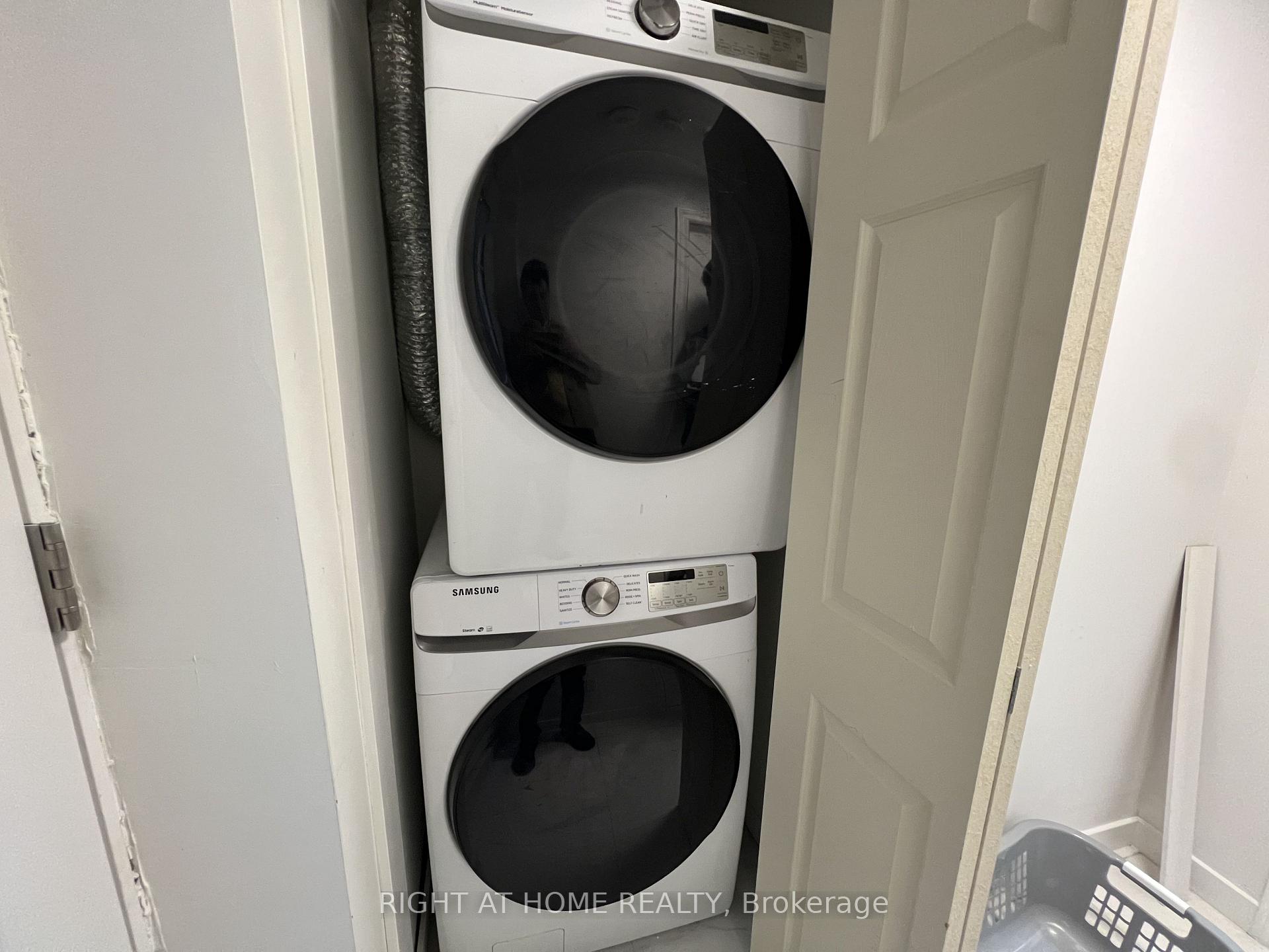 Photo 9 of Unit lower2, 62 Mcclenny Drive, Aurora, Aurora Highlands — HOMEH