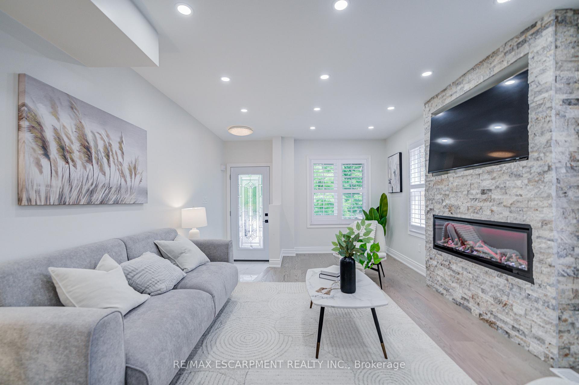 Photo 7 of 267 Fitzgerald Crescent, Milton, Dempsey — HOMEH
