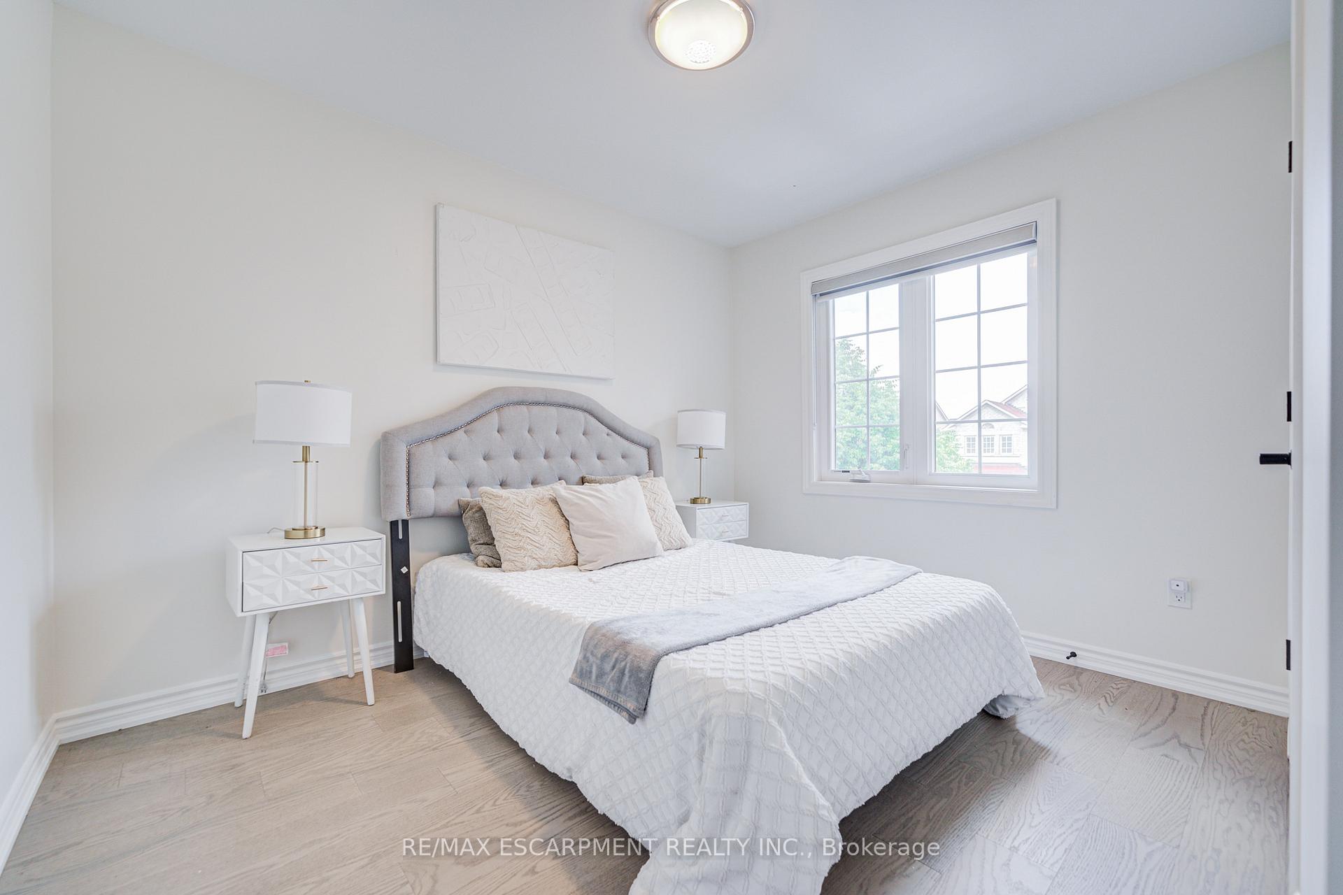Photo 33 of 267 Fitzgerald Crescent, Milton, Dempsey — HOMEH