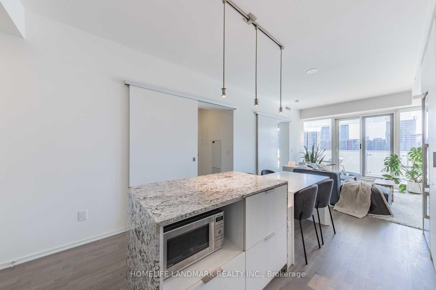 Photo 8 of Unit 1105, 1 Bloor Street E, Toronto, Church-Yonge Corridor — HOMEH