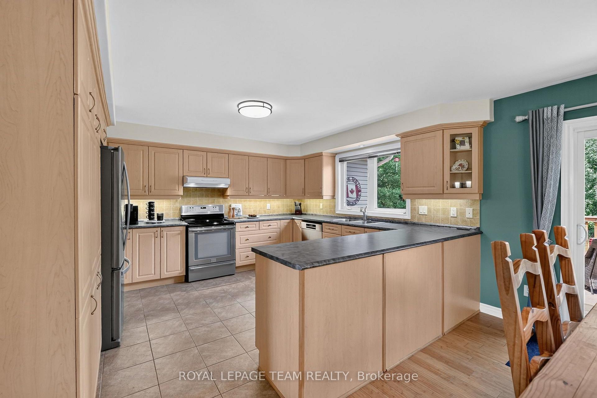 Photo 10 of 8115 Adam Baker Way, Ottawa, Osgoode Twp North of Reg Rd 6 — HOMEH