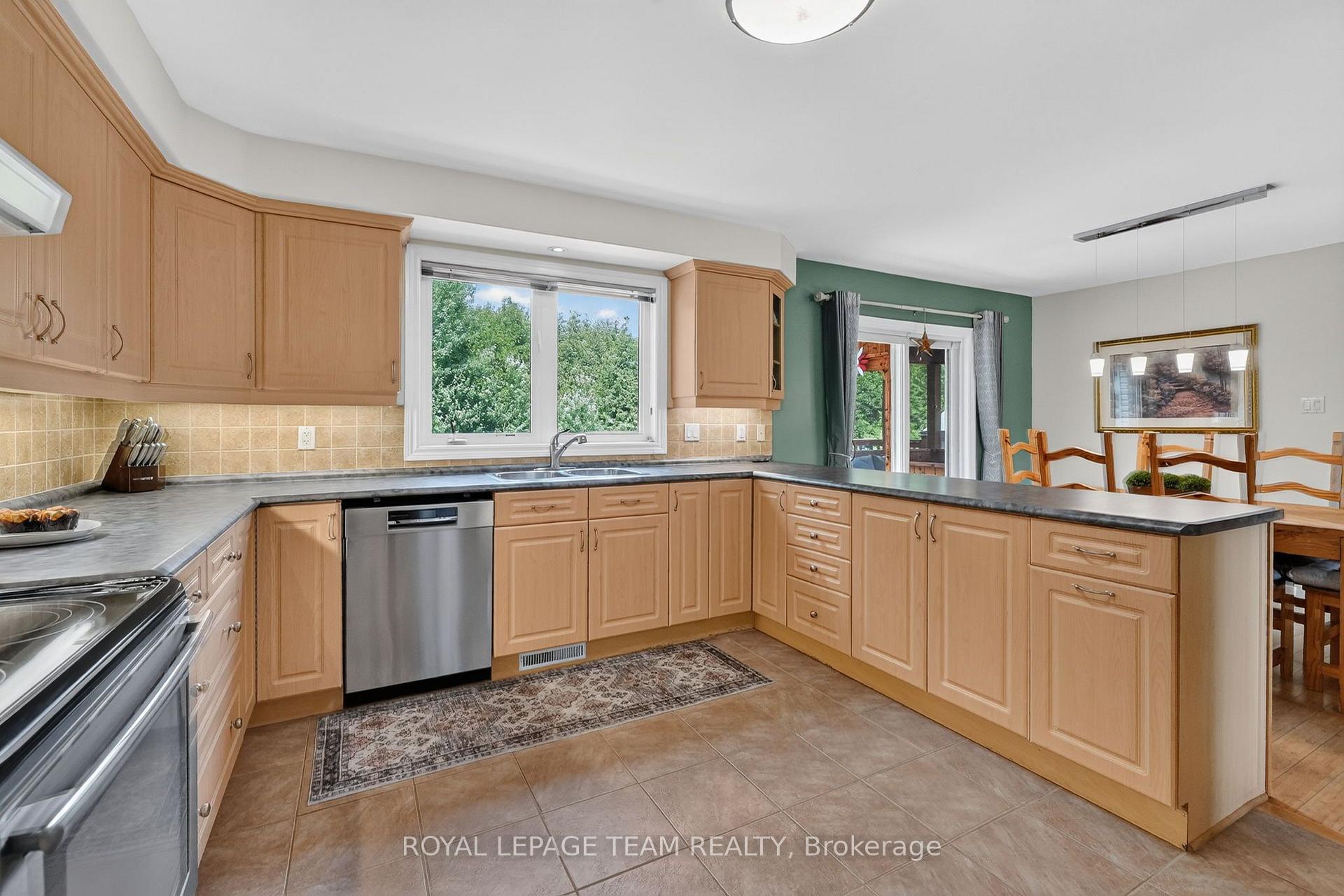 Photo 12 of 8115 Adam Baker Way, Ottawa, Osgoode Twp North of Reg Rd 6 — HOMEH