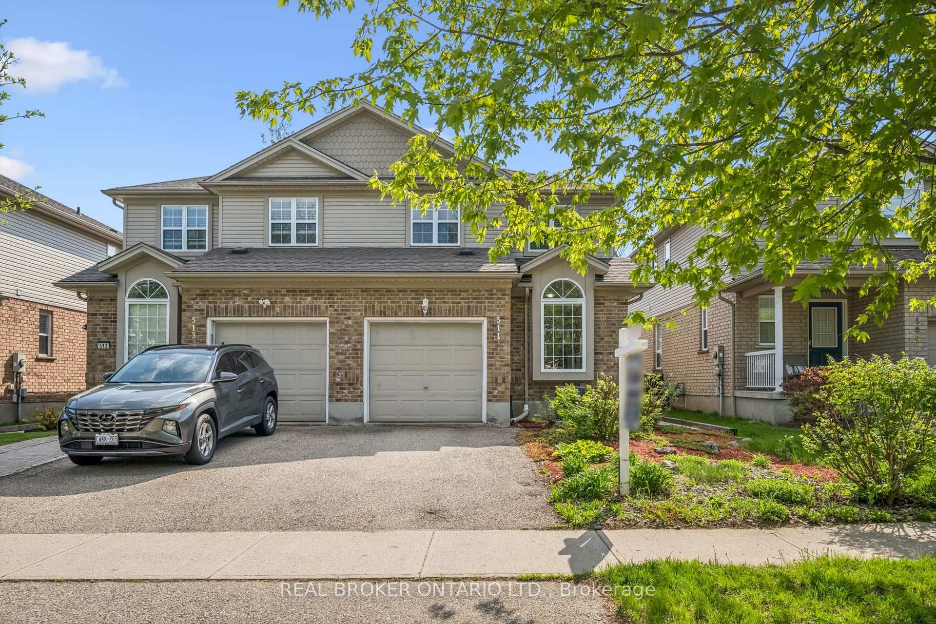 Photo 2 of 511 Dansbury Drive, Waterloo, Lexington — HOMEH