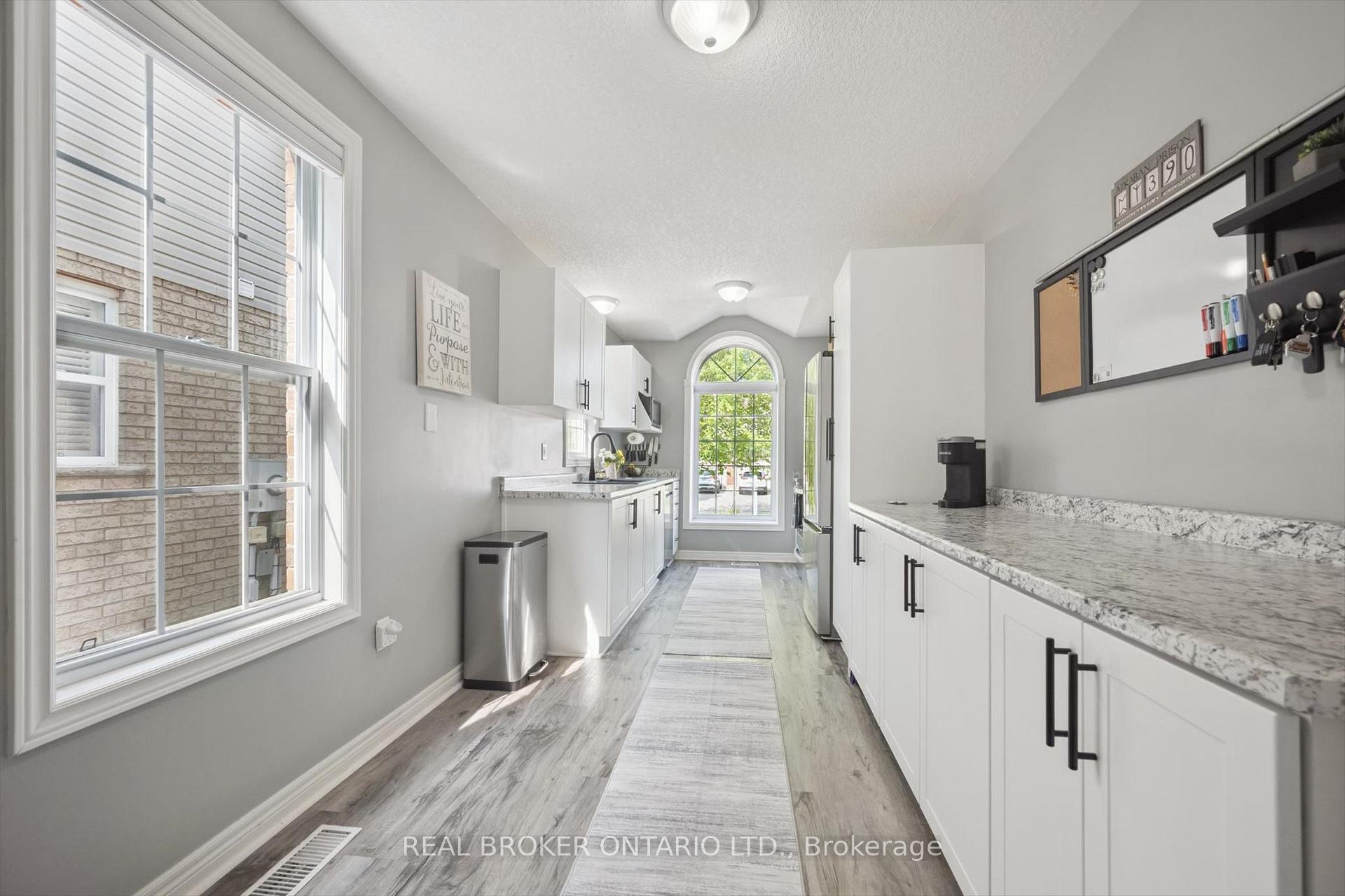Photo 13 of 511 Dansbury Drive, Waterloo, Lexington — HOMEH