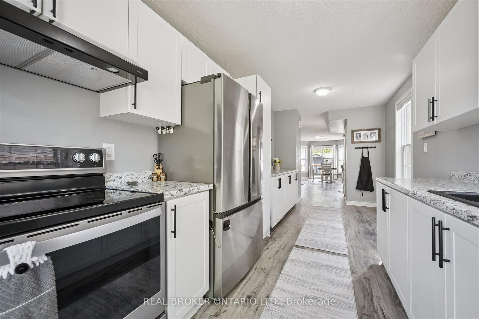Photo 16 of 511 Dansbury Drive, Waterloo, Lexington — HOMEH