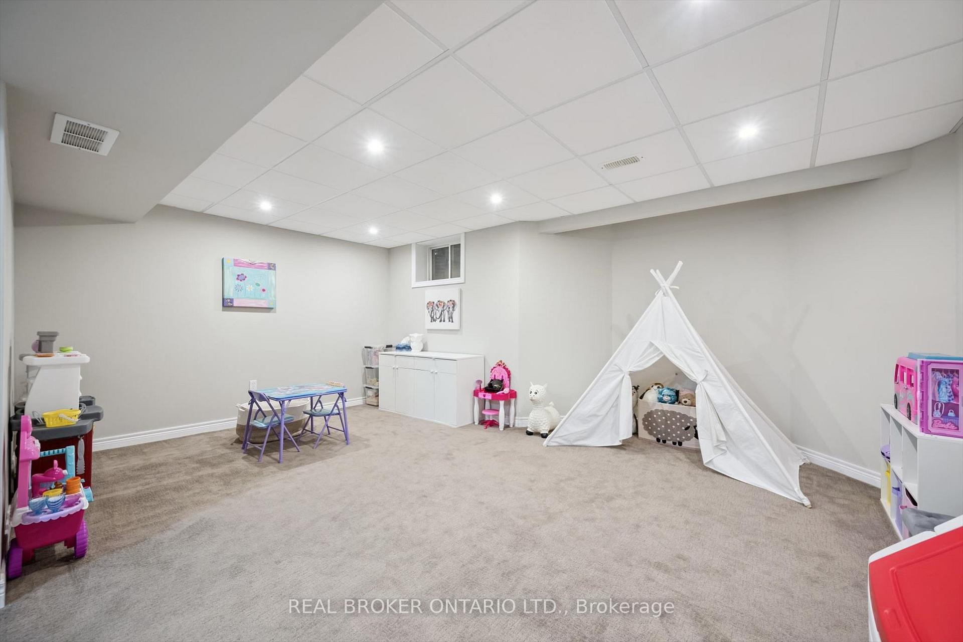Photo 27 of 511 Dansbury Drive, Waterloo, Lexington — HOMEH