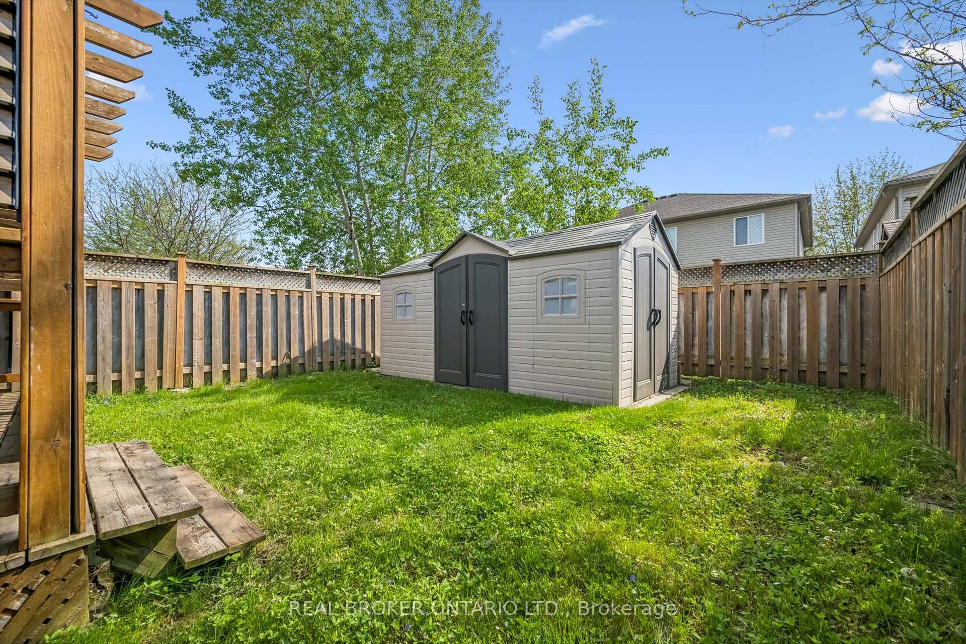 Photo 34 of 511 Dansbury Drive, Waterloo, Lexington — HOMEH