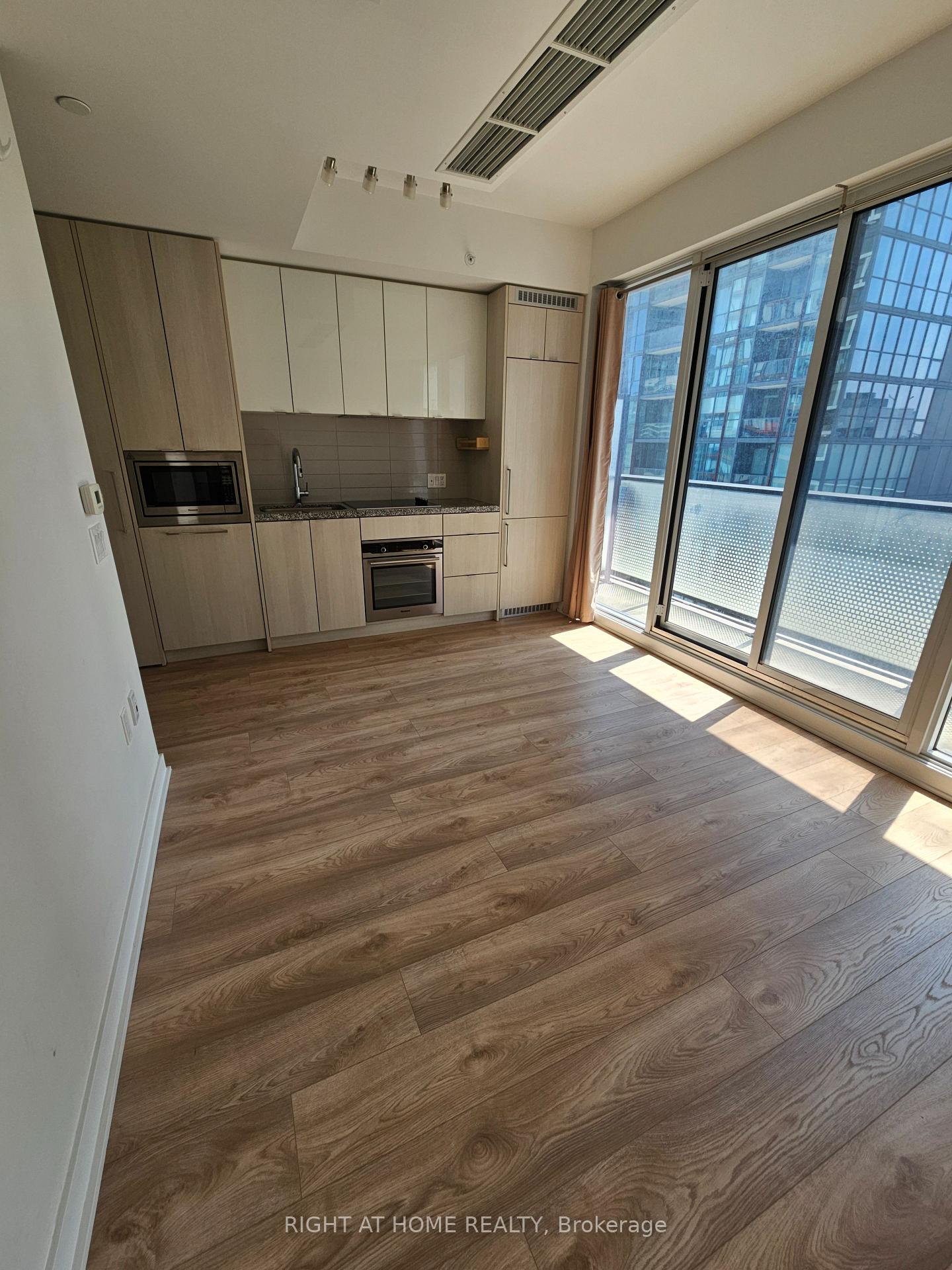 Photo 1 of Unit 4308, 115 Blue Jays Way, Toronto, Waterfront Communities — HOMEH
