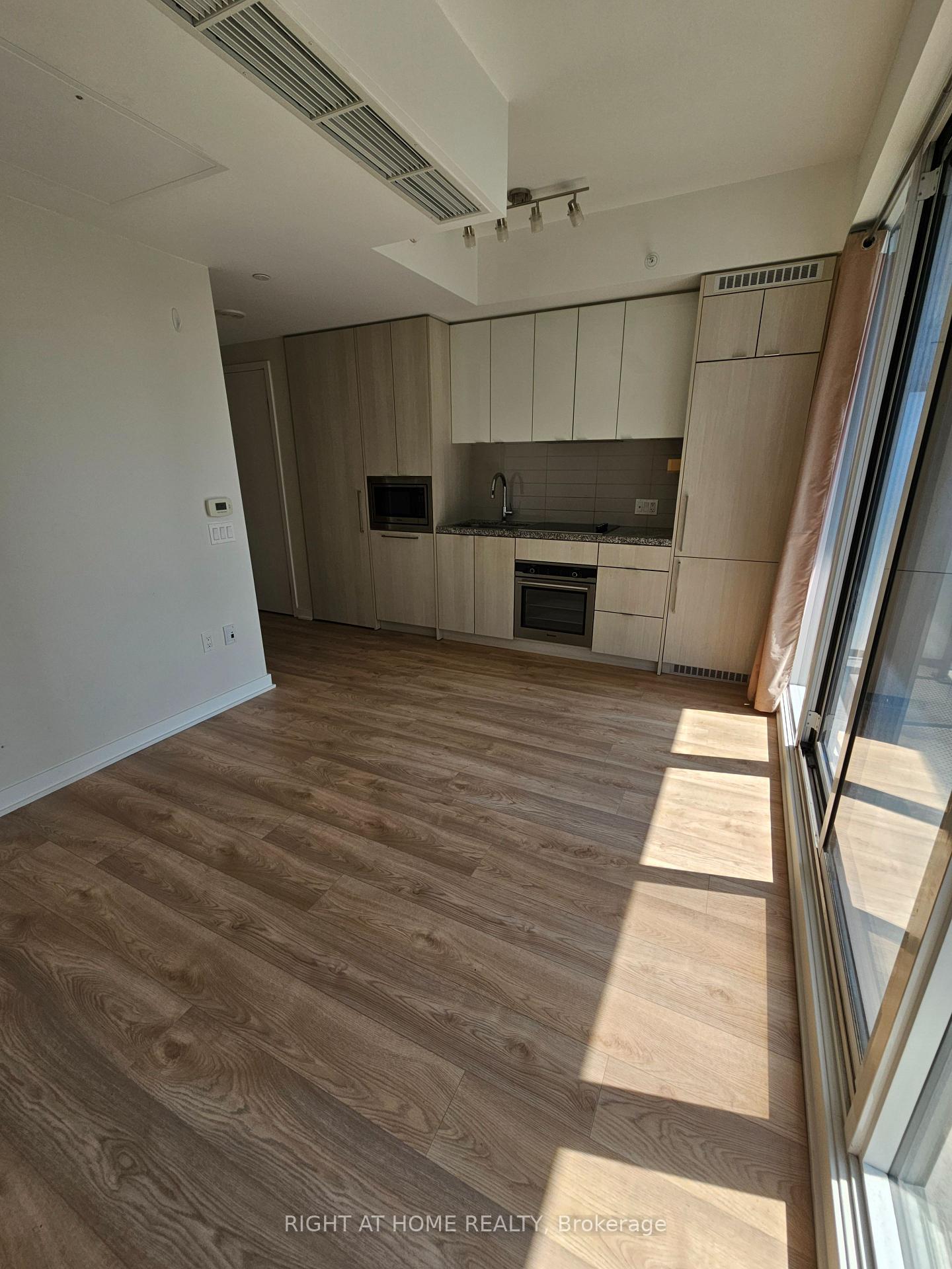 Photo 4 of Unit 4308, 115 Blue Jays Way, Toronto, Waterfront Communities — HOMEH