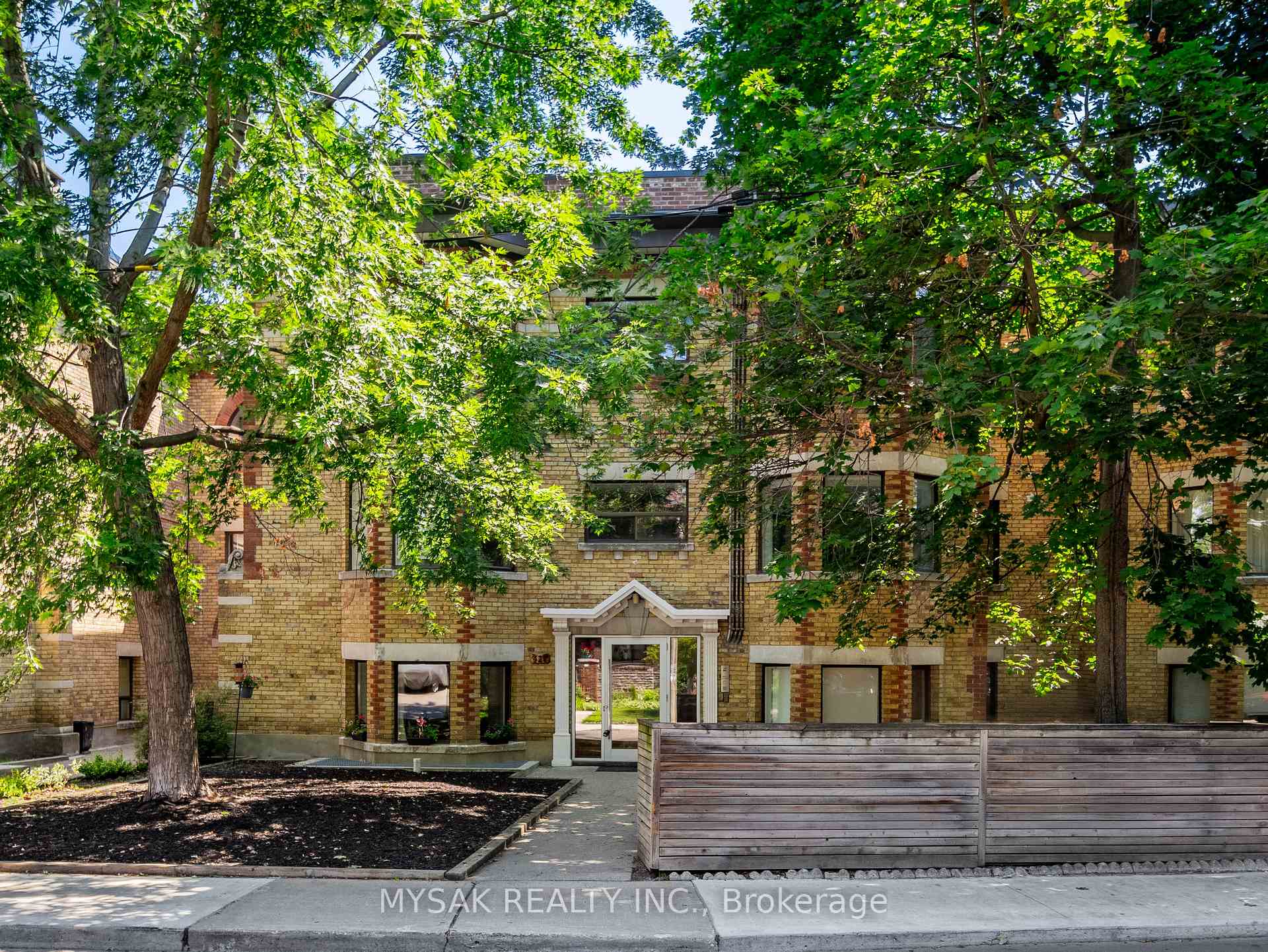 Photo 67 of 427 Crawford Street, Toronto, Palmerston-Little Italy — HOMEH