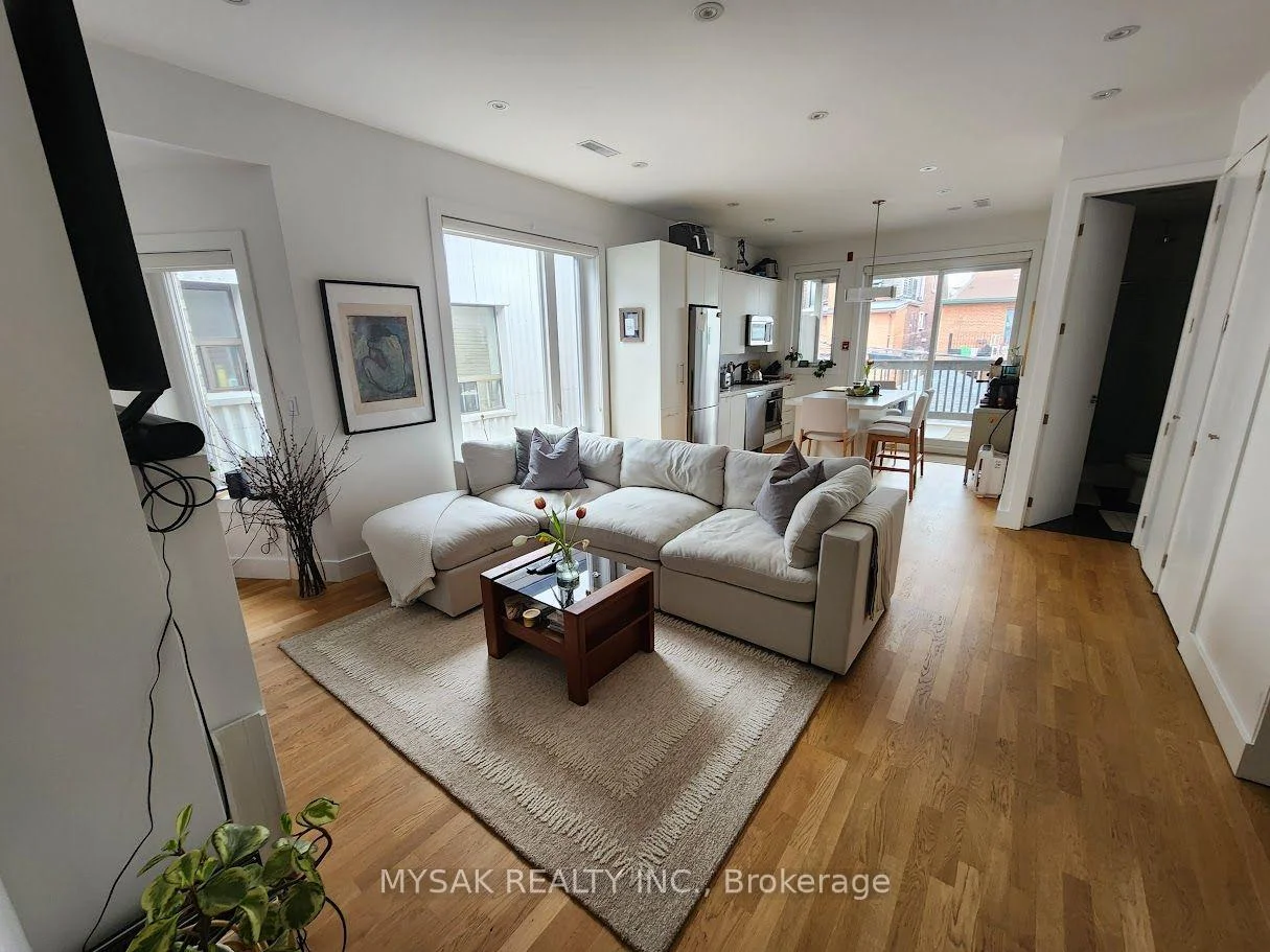 Photo 7 of 427 Crawford Street, Toronto, Palmerston-Little Italy — HOMEH