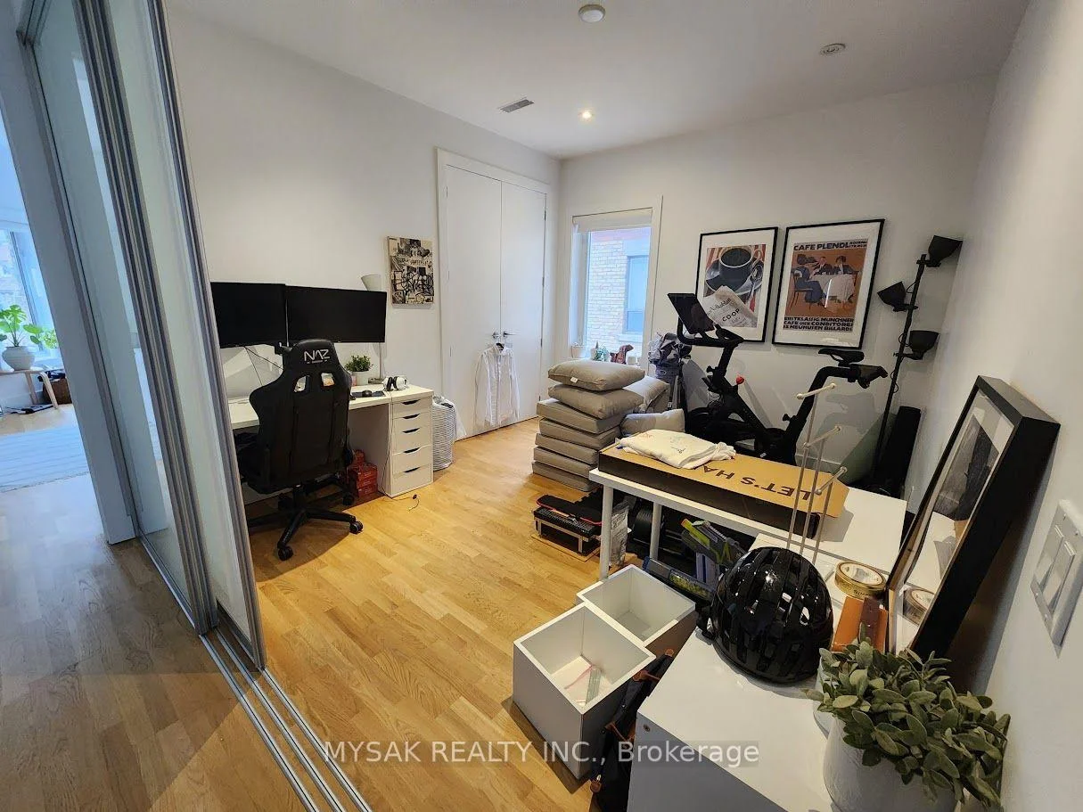 Photo 14 of 427 Crawford Street, Toronto, Palmerston-Little Italy — HOMEH