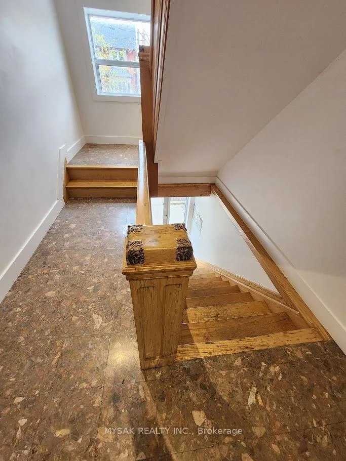 Photo 16 of 427 Crawford Street, Toronto, Palmerston-Little Italy — HOMEH