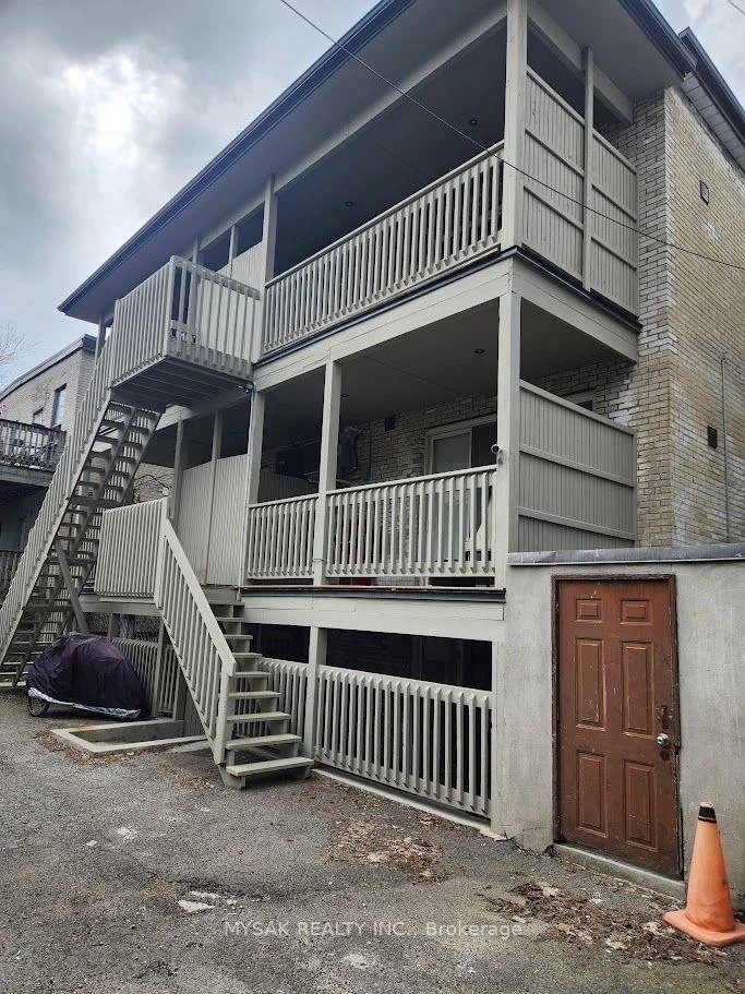 Photo 18 of 427 Crawford Street, Toronto, Palmerston-Little Italy — HOMEH