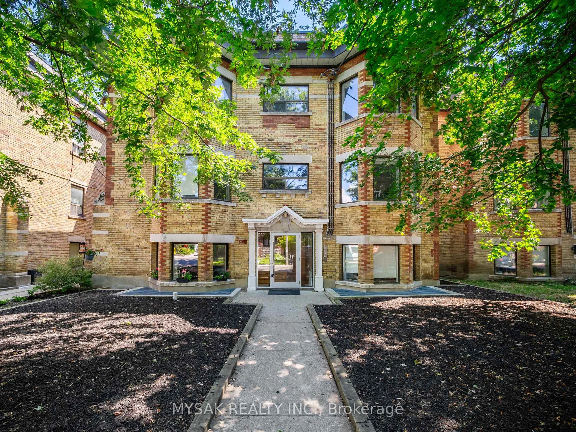 Photo 23 of 427 Crawford Street, Toronto, Palmerston-Little Italy — HOMEH