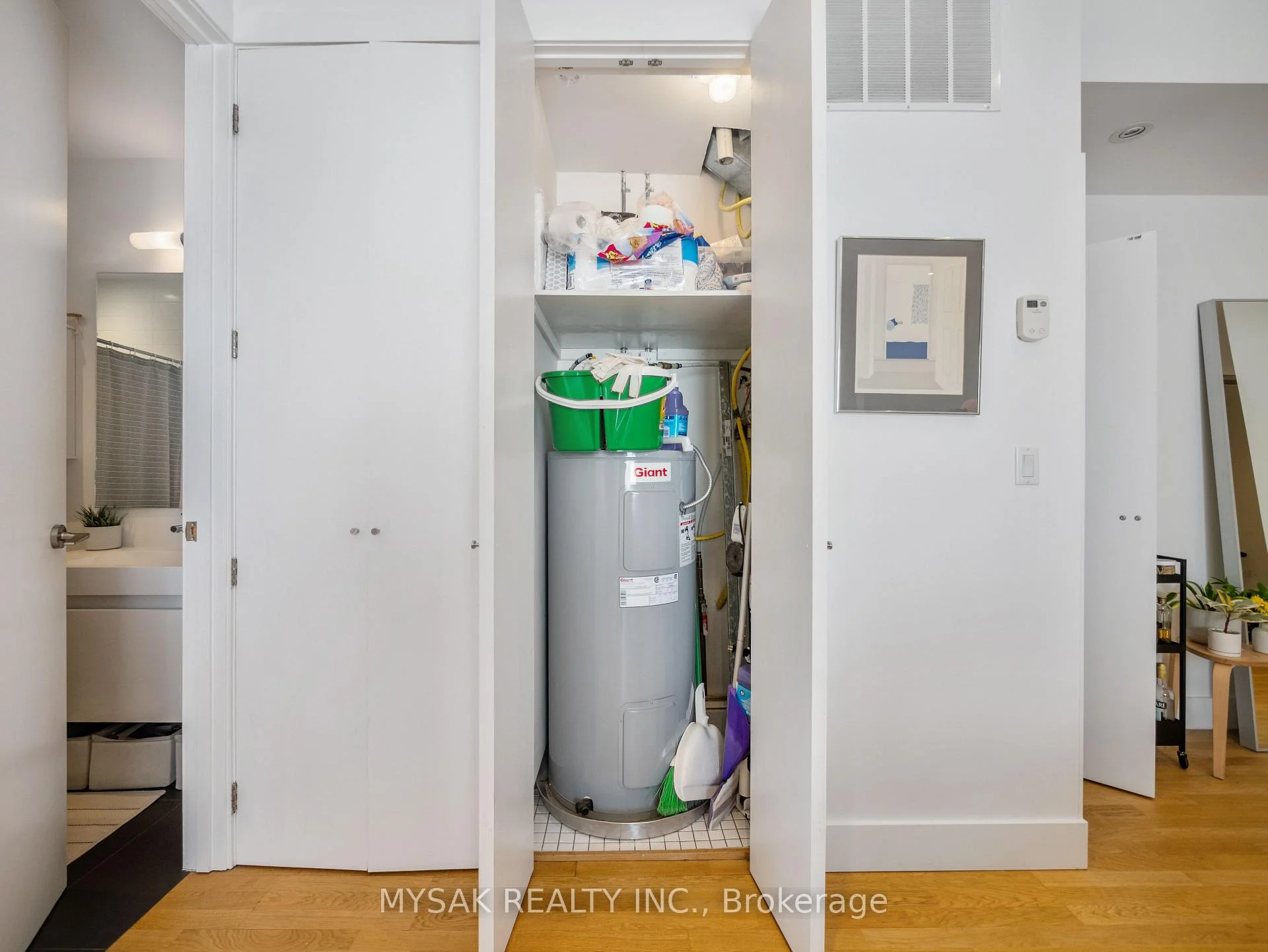 Photo 31 of 427 Crawford Street, Toronto, Palmerston-Little Italy — HOMEH