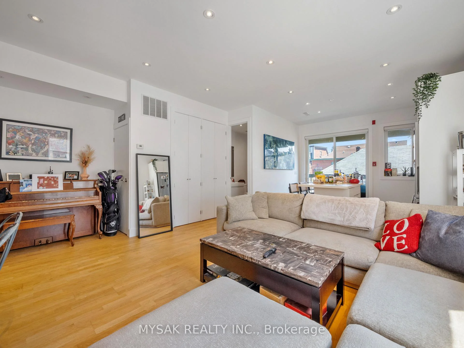 Photo 41 of 427 Crawford Street, Toronto, Palmerston-Little Italy — HOMEH